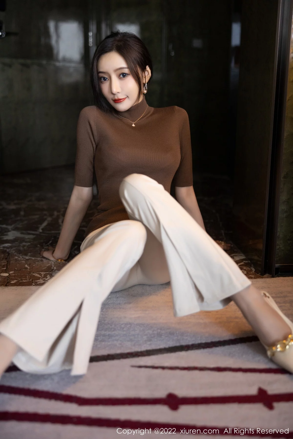 [[XiuRen秀人网]秀人网]No.5978_女神王馨瑶yanni私房半脱露性感蓝色内衣配超薄无内肉丝诱惑写真81P
