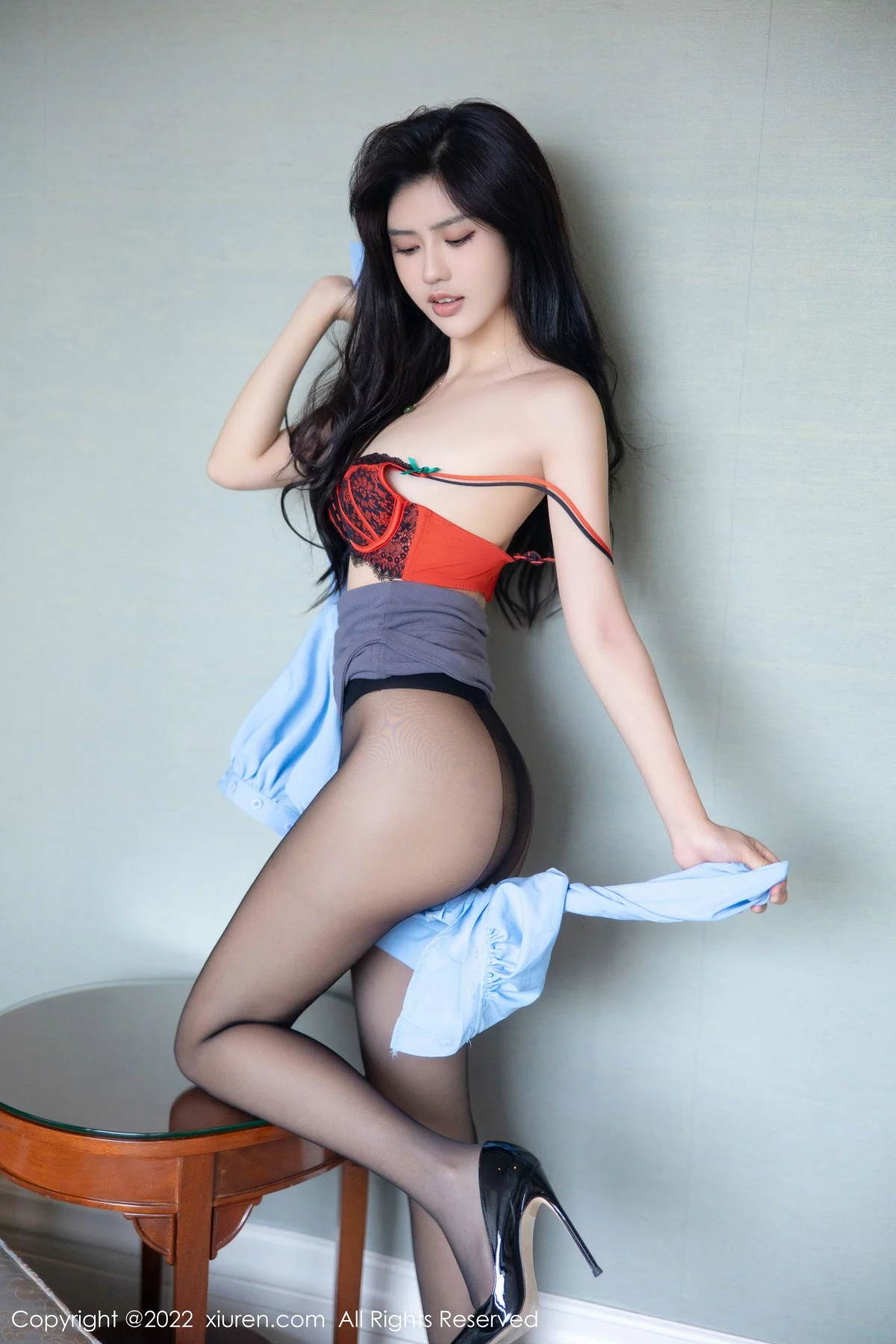 [[XiuRen秀人网]秀人网]No.5982_新人浅浅Danny淡蓝T恤配灰色短裙露蕾丝内衣超薄黑丝诱惑写真88P