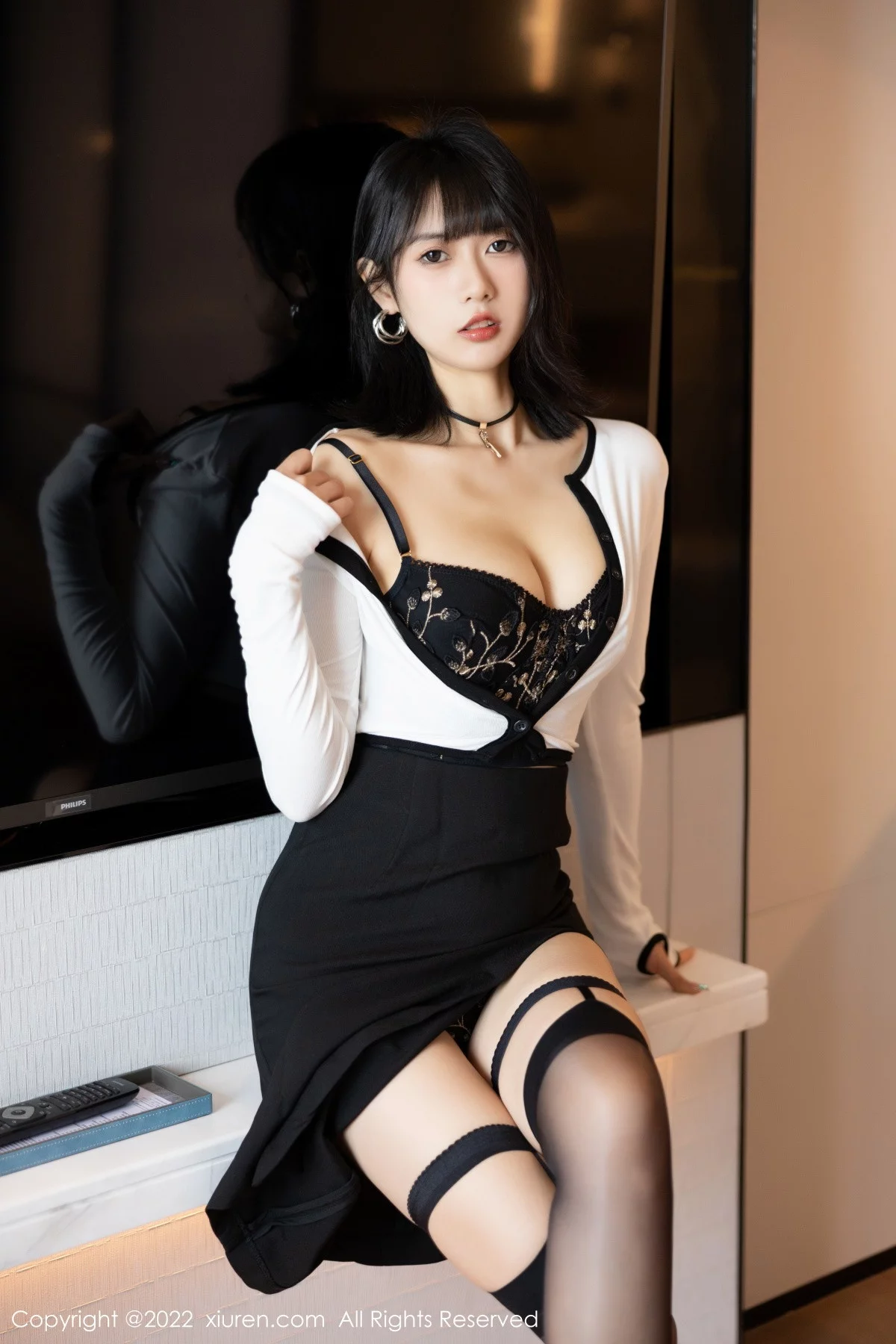 [[XiuRen秀人网]秀人网]No.5991_模特林子遥性感白色轻透衣配黑丝吊袜露黑色内衣迷人诱惑写真85P