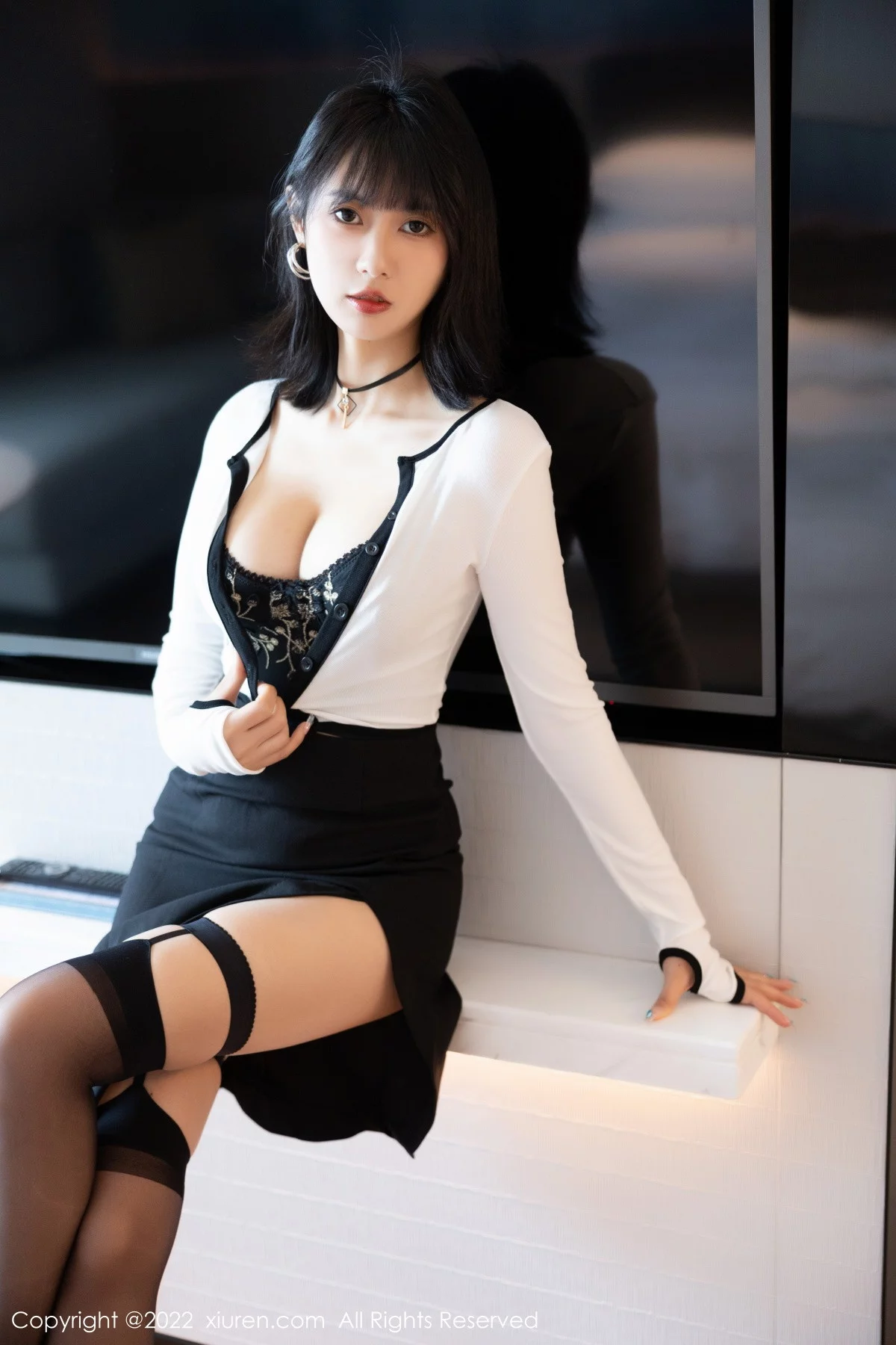 [[XiuRen秀人网]秀人网]No.5991_模特林子遥性感白色轻透衣配黑丝吊袜露黑色内衣迷人诱惑写真85P