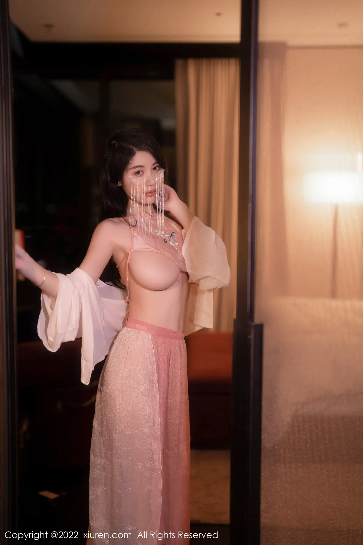 [[XiuRen秀人网]秀人网]No.5994_模特美七Mia西双版纳旅拍性感粉色布兜秀惹火身材极致诱惑写真66P