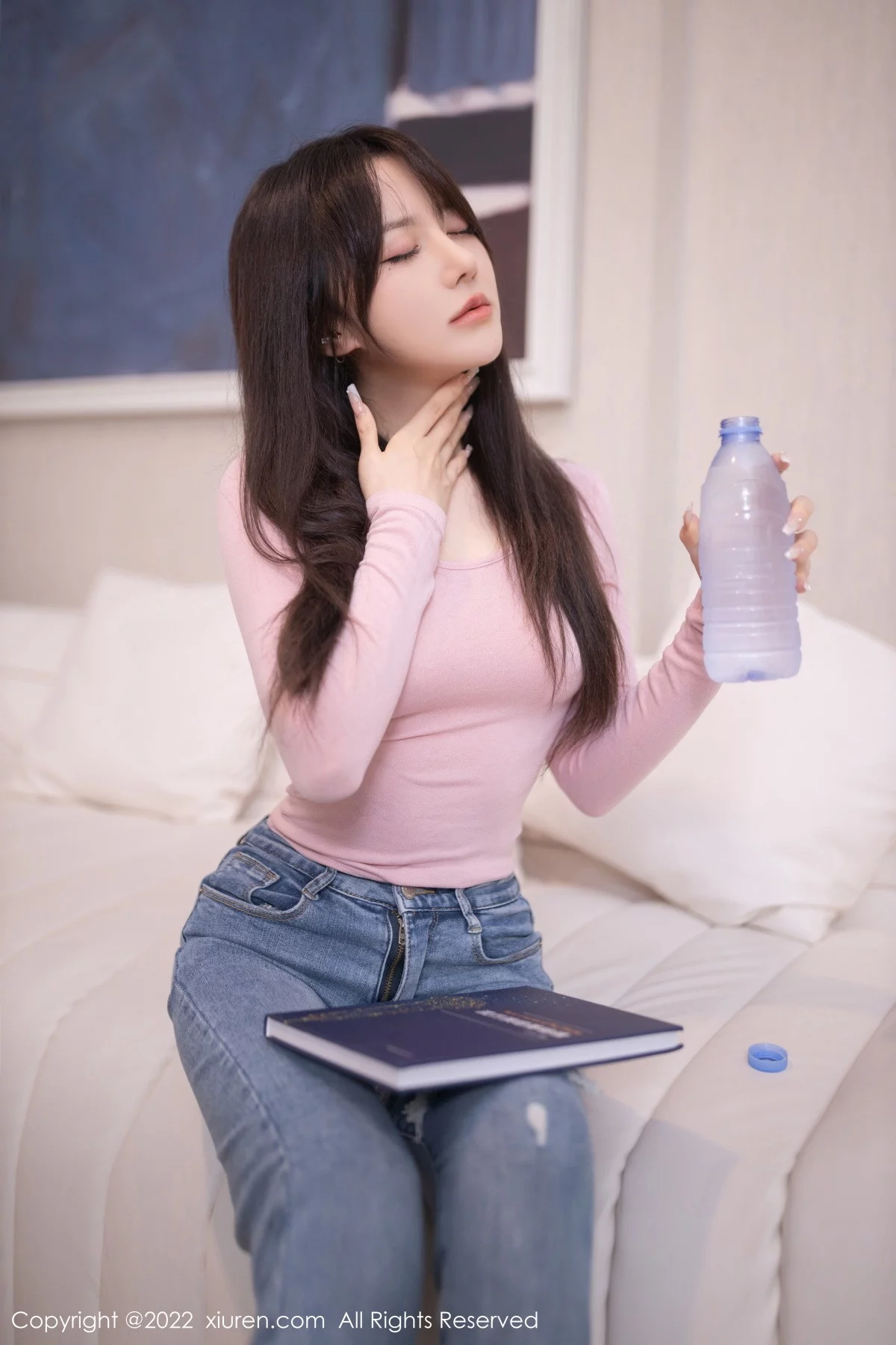 [[XiuRen秀人网]秀人网]No.6011_模特鱼子酱Fish粉色收身上衣配牛仔裤半脱秀曼妙身姿诱惑写真84P