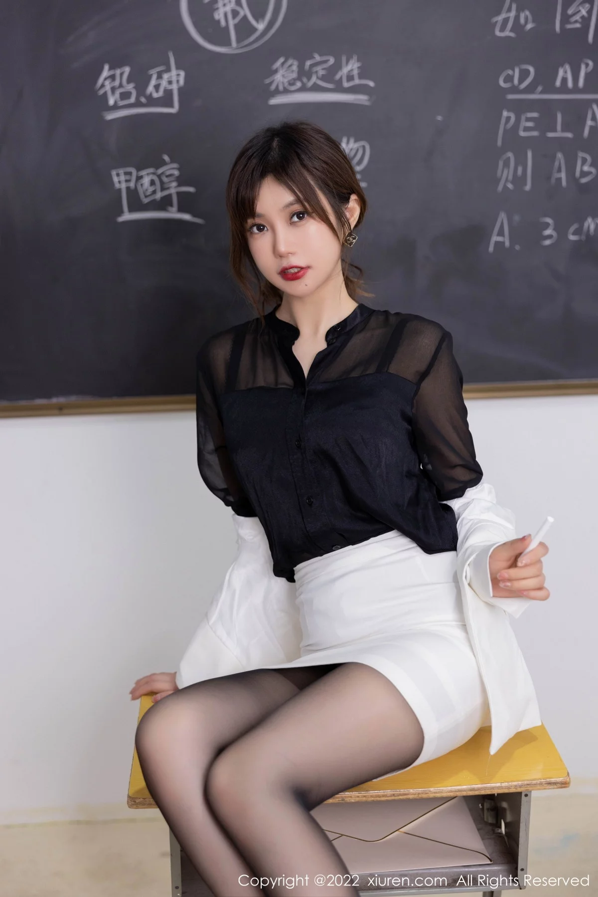 [[XiuRen秀人网]秀人网]No.6008_女神绮里嘉ula教室角色扮演半脱白色制服露蕾丝边内衣诱惑写真87P