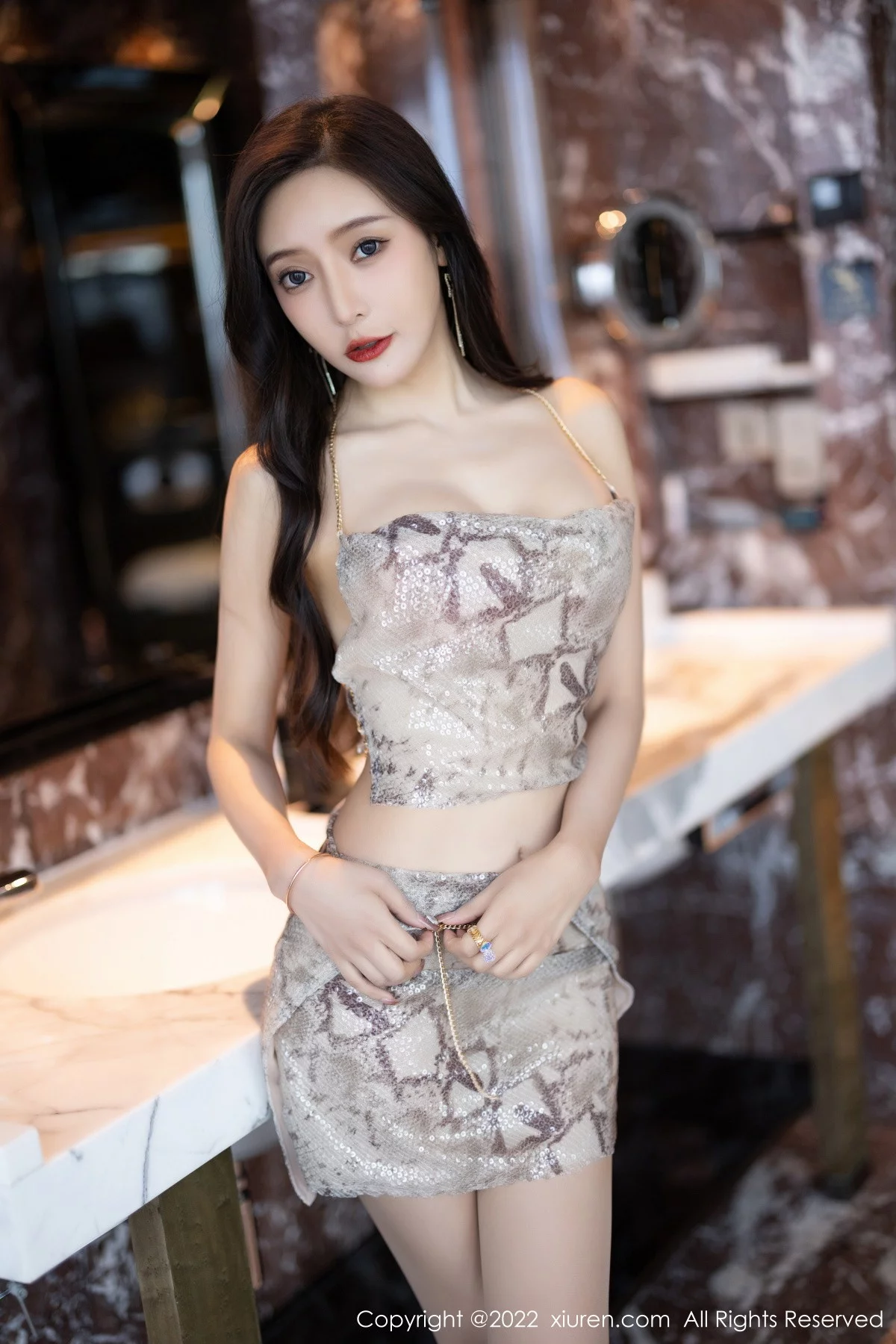 [[XiuRen秀人网]秀人网]No.5920_女神王馨瑶yanni私房性感浅色吊带短装配超薄肉丝撩人诱惑写真82P