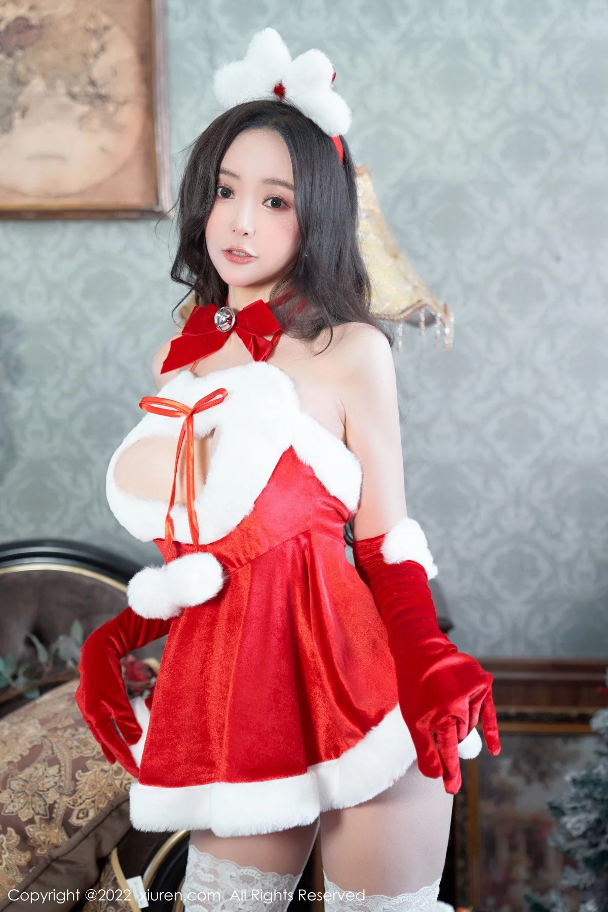[[XiuRen秀人网]秀人网]No.6045_女神王馨瑶yanni性感红色圣诞装服配白丝袜秀完美身材诱惑写真76P