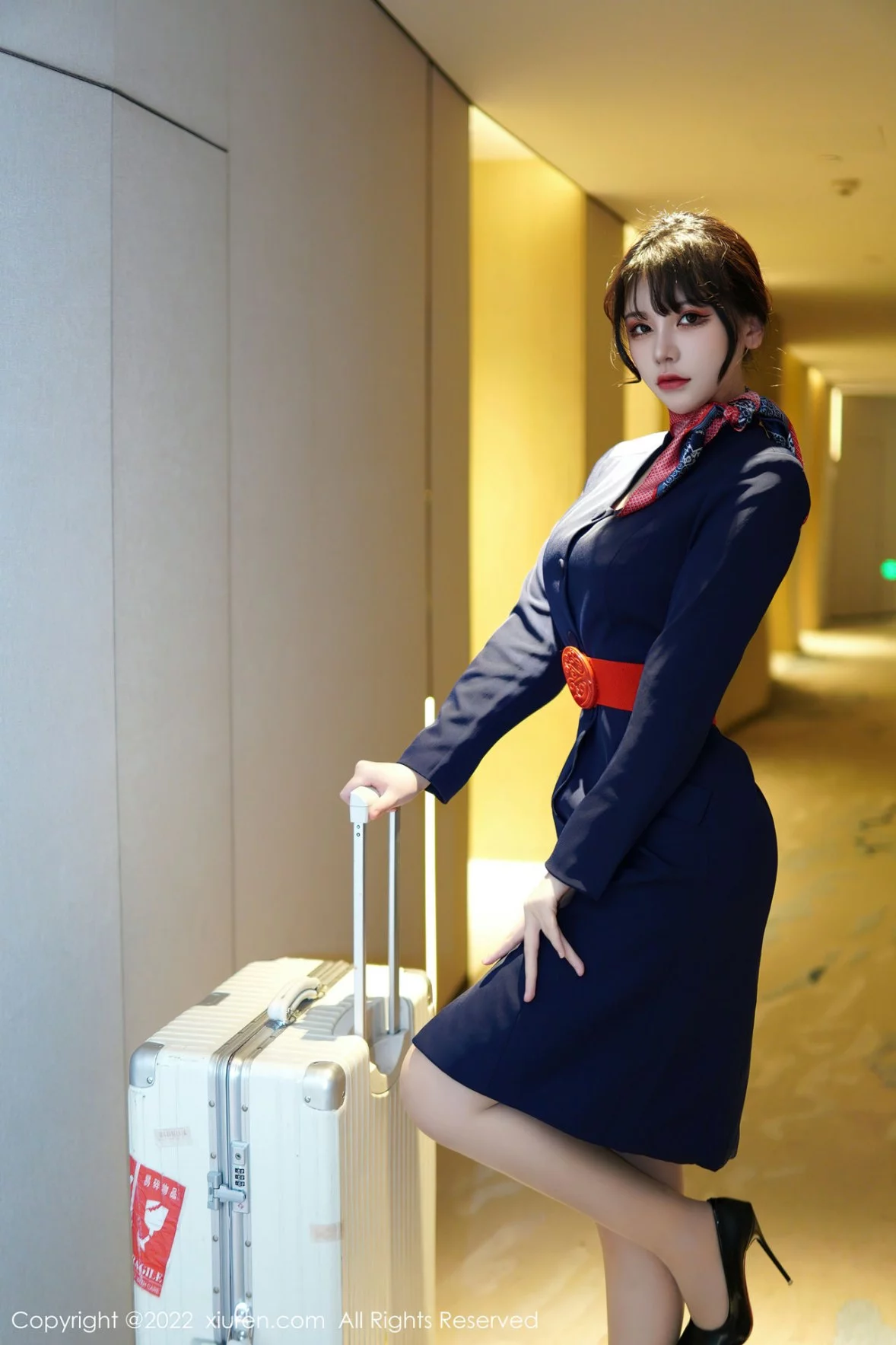 [[XiuRen秀人网]秀人网]No.6048_模特桃桃子_脱深蓝空姐制服露红色蕾丝内衣秀曼妙身姿诱惑写真82P