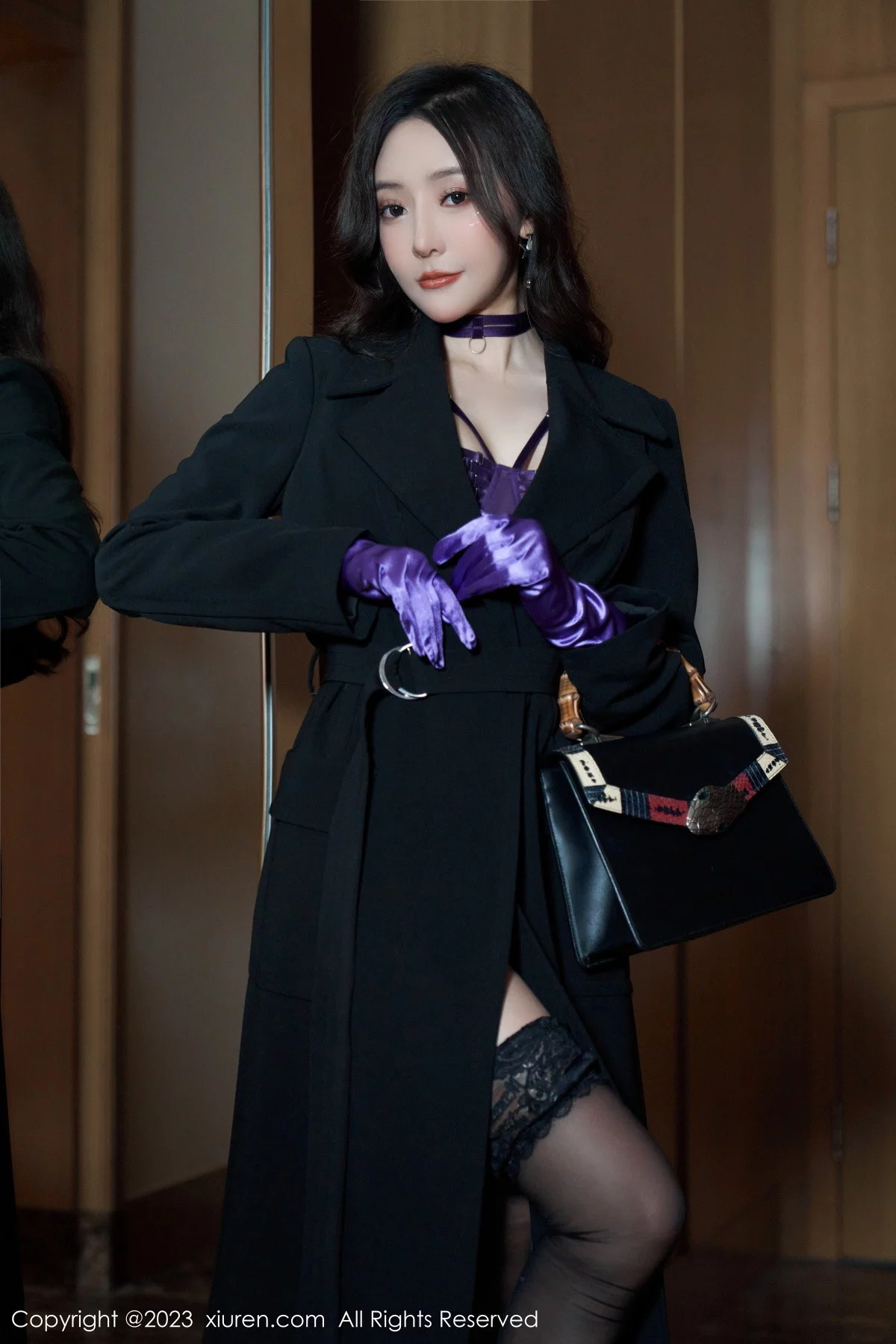 [[XiuRen秀人网]秀人网]No.6078_女神王馨瑶yanni脱黑色外衣露紫色情趣内衣秀完美身材诱惑写真76P