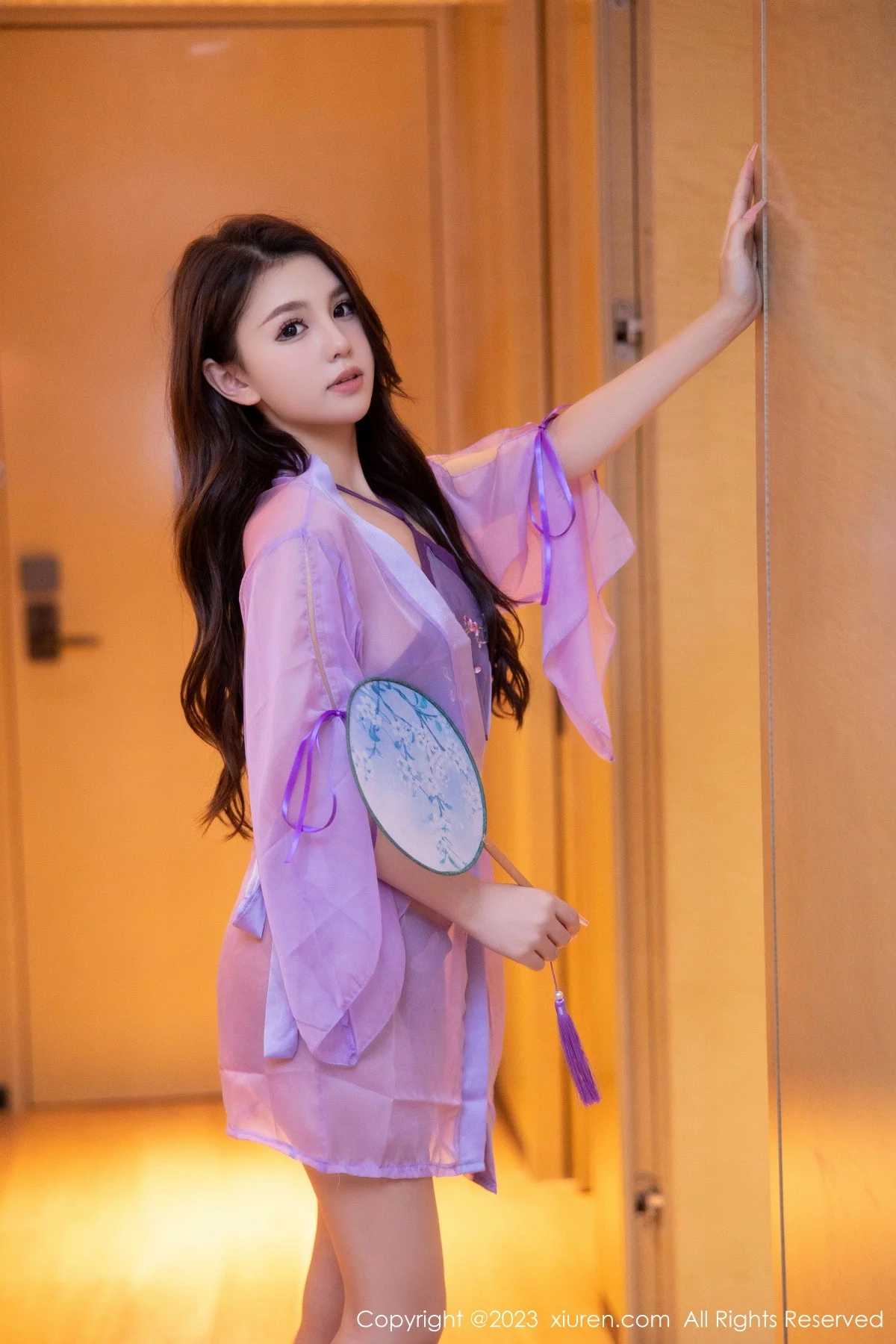 [[XiuRen秀人网]秀人网]No.6077_模特美羊羊性感紫色古装服饰半脱露丁字裤秀翘臀美腿诱惑写真83P