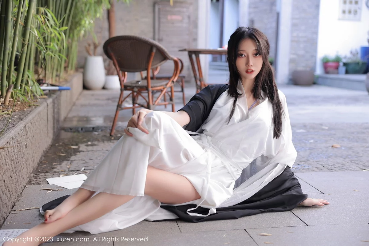 [[XiuRen秀人网]秀人网]No.6094_模特玥儿玥er海南旅拍脱白色古装服饰露性感内衣撩人诱惑写真55P