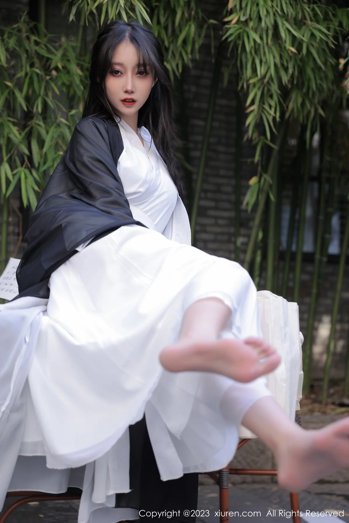 [[XiuRen秀人网]秀人网]No.6094_模特玥儿玥er海南旅拍脱白色古装服饰露性感内衣撩人诱惑写真55P