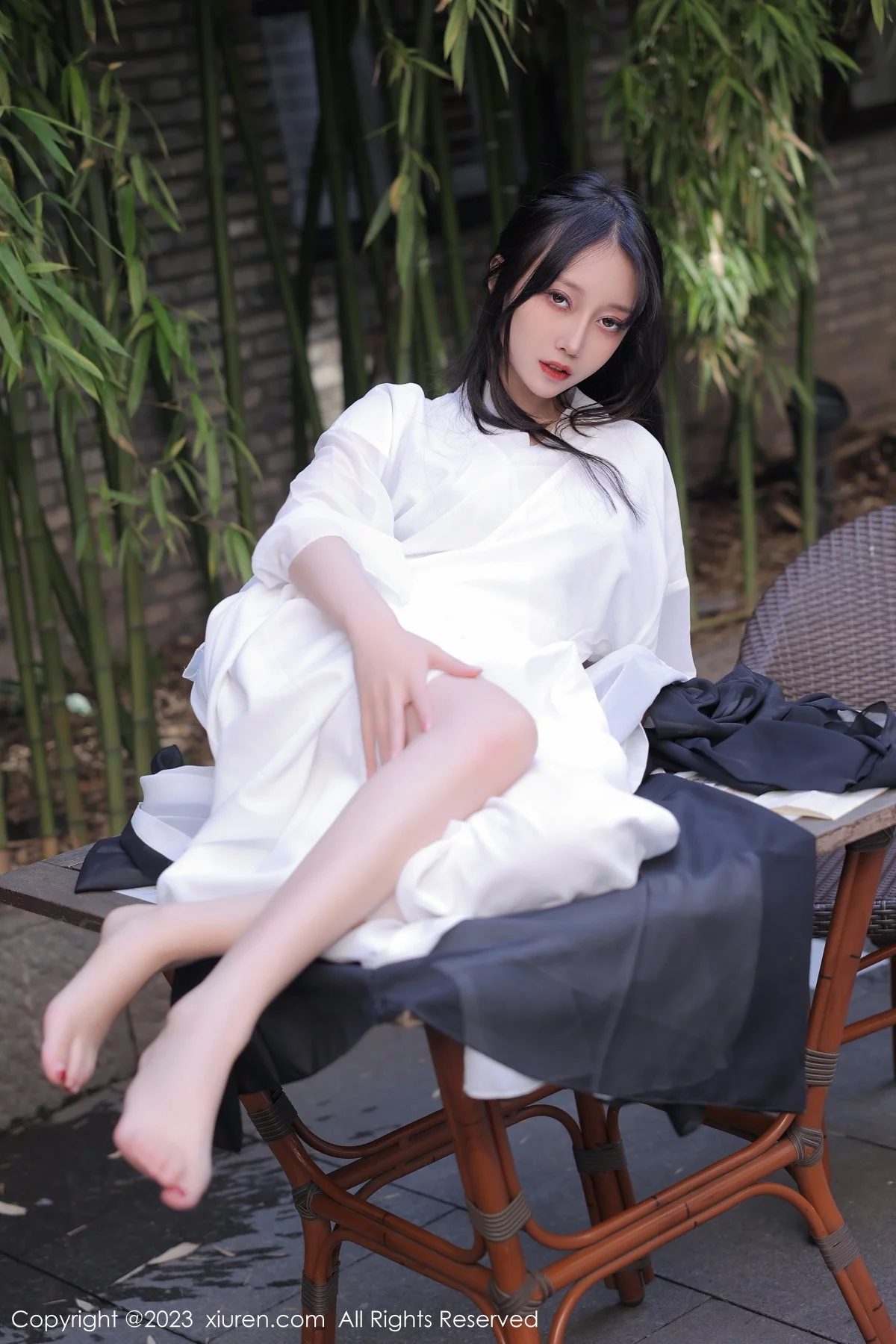 [[XiuRen秀人网]秀人网]No.6094_模特玥儿玥er海南旅拍脱白色古装服饰露性感内衣撩人诱惑写真55P