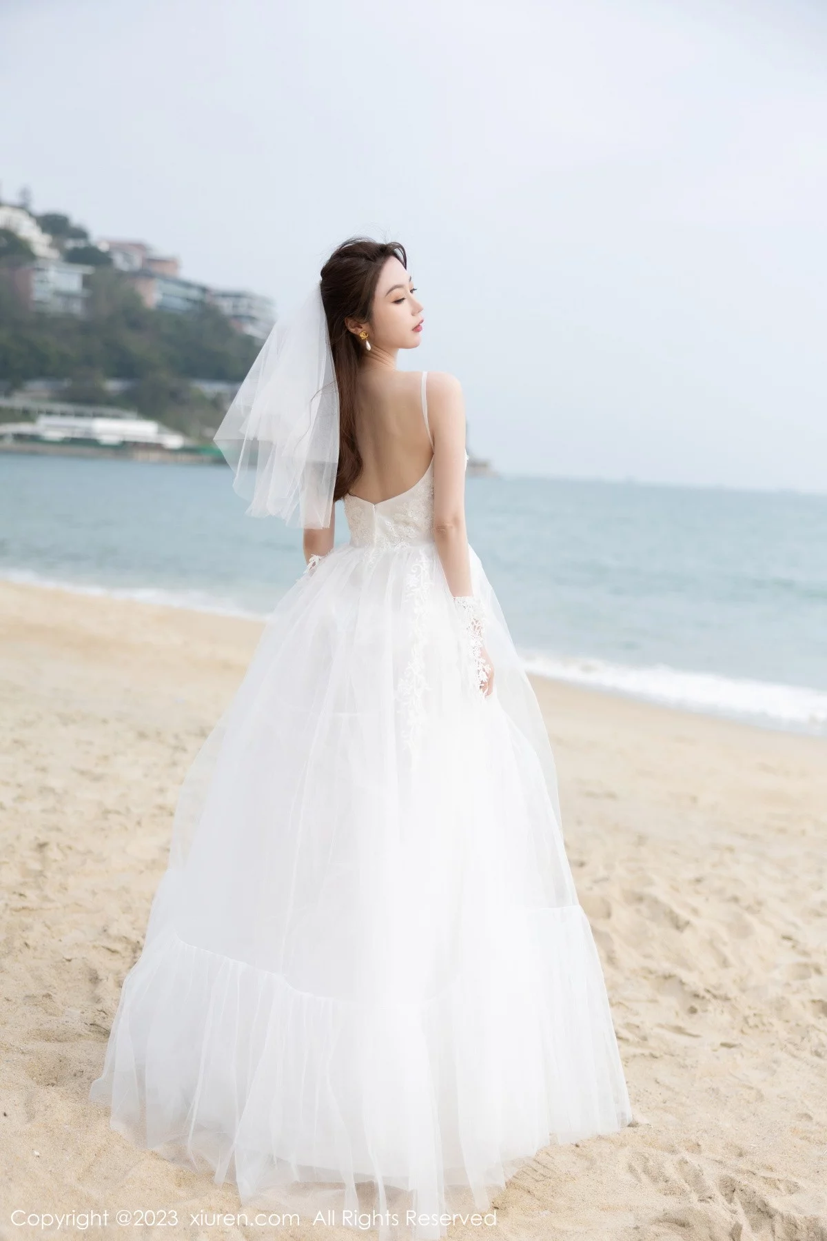 [[XiuRen秀人网]秀人网]No.6120_模特梦心玥性感白色婚纱服饰配白丝袜秀高挑身姿迷人诱惑写真87P