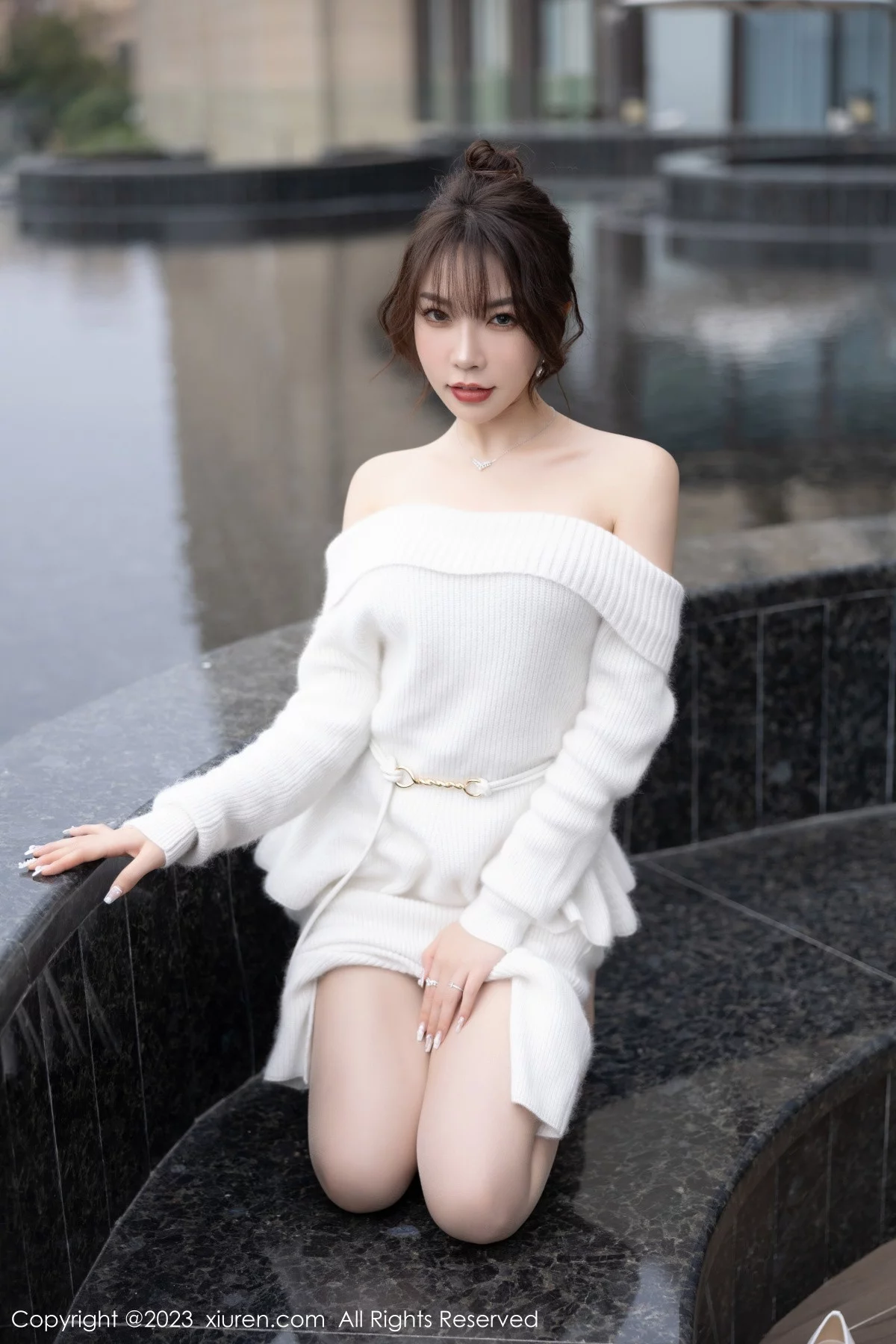 [[XiuRen秀人网]秀人网]No.6132_女神徐莉芝Booty脱露肩连衣长裙露性感白色蕾丝内衣诱惑写真83P