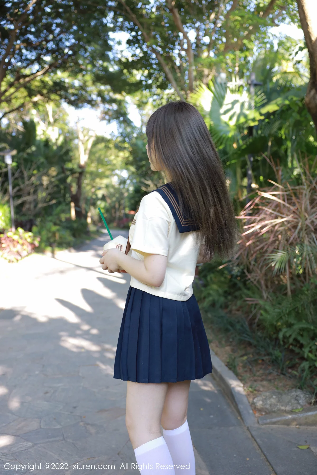 [[XiuRen秀人网]秀人网]No.6021_女神Evelyn艾莉南京旅拍户外性感白色水手服秀完美身材诱惑写真66P