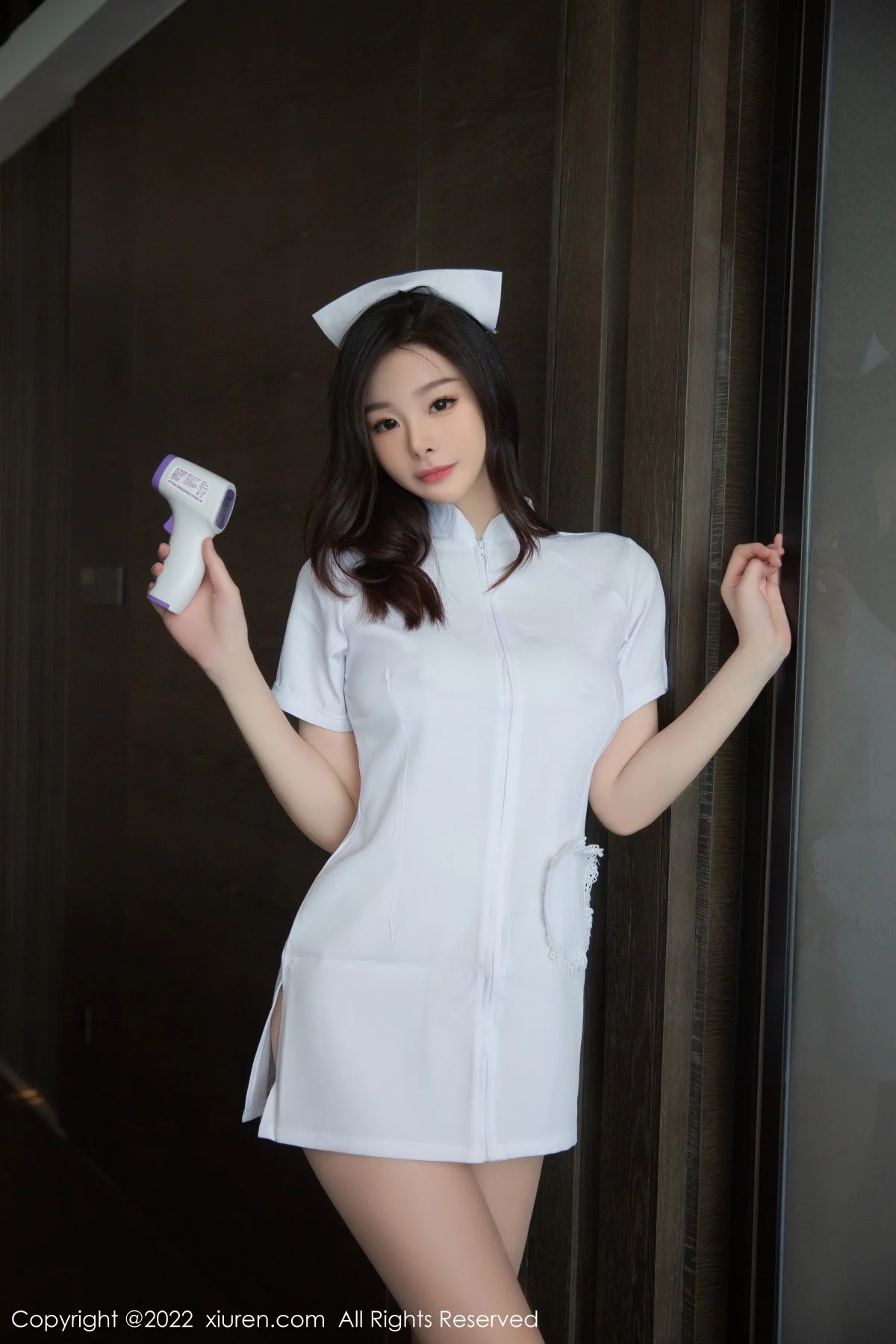 [[XiuRen秀人网]秀人网]No.6020_模特是小逗逗性感白色护士服饰配原色丝袜秀曼妙身姿迷人写真82P