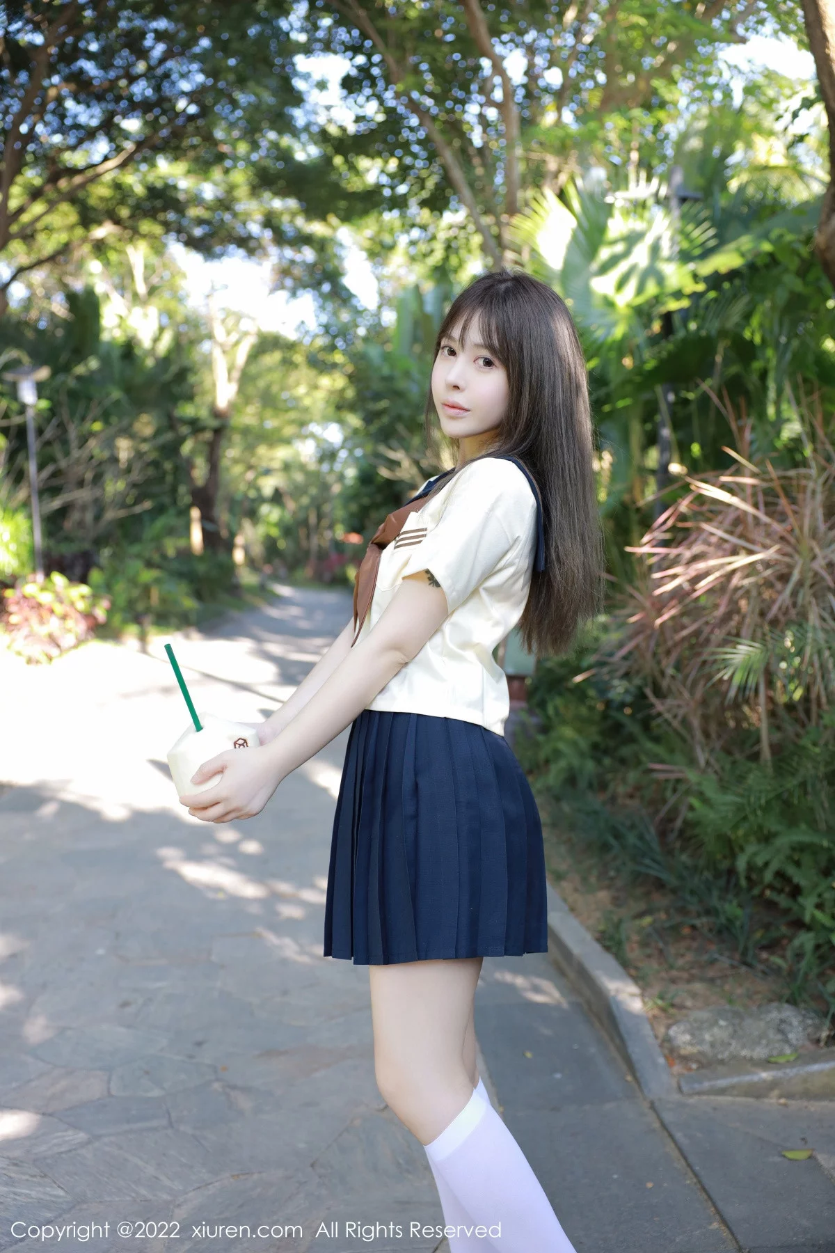 [[XiuRen秀人网]秀人网]No.6021_女神Evelyn艾莉南京旅拍户外性感白色水手服秀完美身材诱惑写真66P