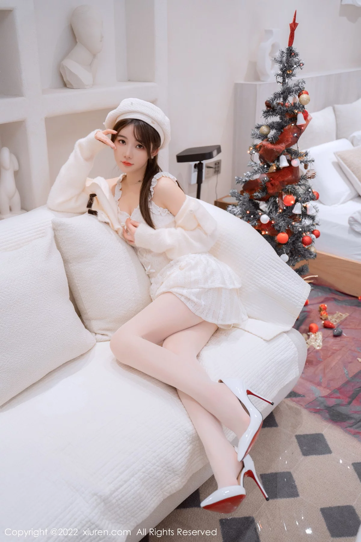 [[XiuRen秀人网]秀人网]No.6025_模特婠婠么性感白色毛线上衣配白短裙秀曼妙身姿完美诱惑写真68P