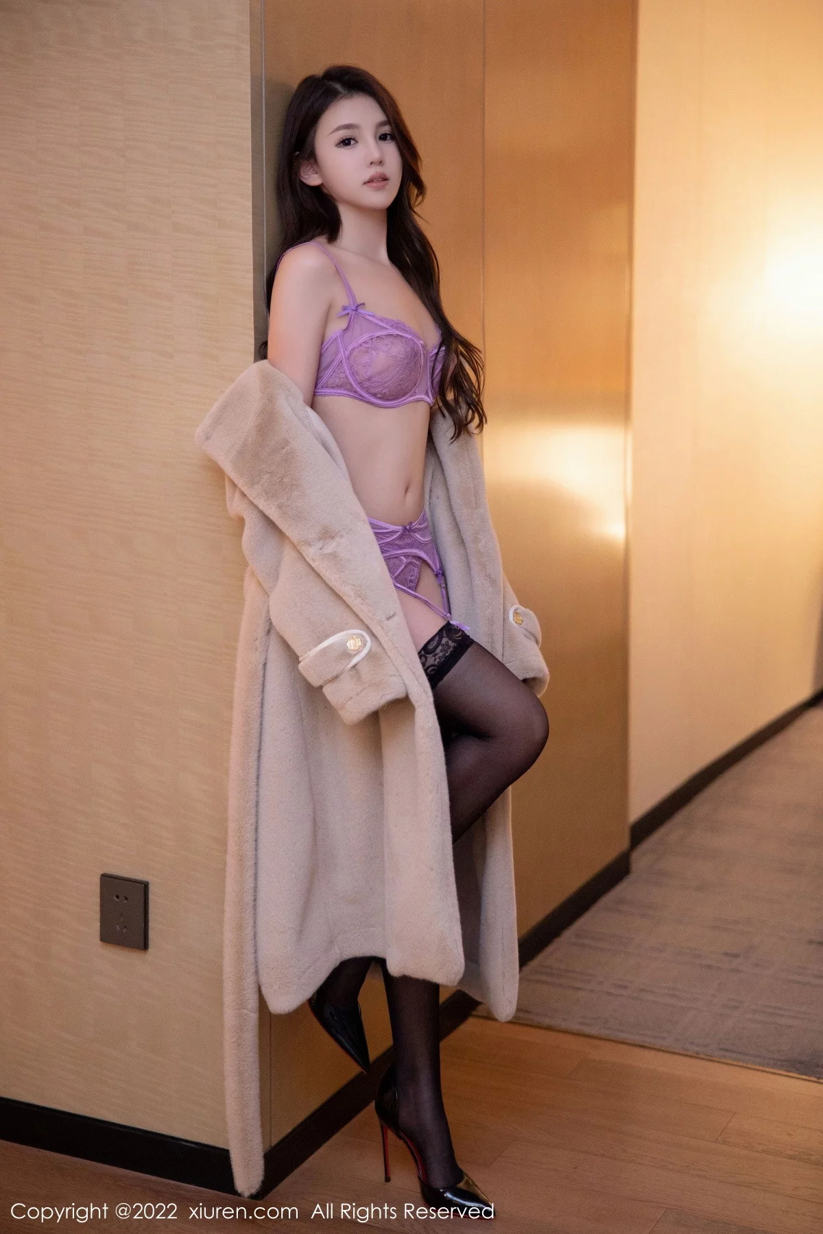 [[XiuRen秀人网]秀人网]No.6023_模特美羊羊私房半脱露性感玫红色蕾丝内衣秀丰腴身姿诱惑写真72P