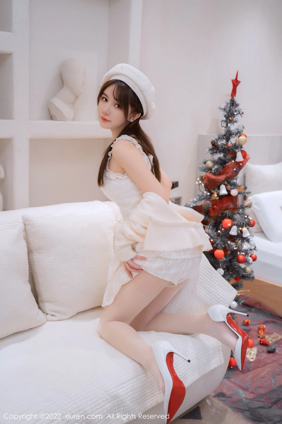[[XiuRen秀人网]秀人网]No.6025_模特婠婠么性感白色毛线上衣配白短裙秀曼妙身姿完美诱惑写真68P