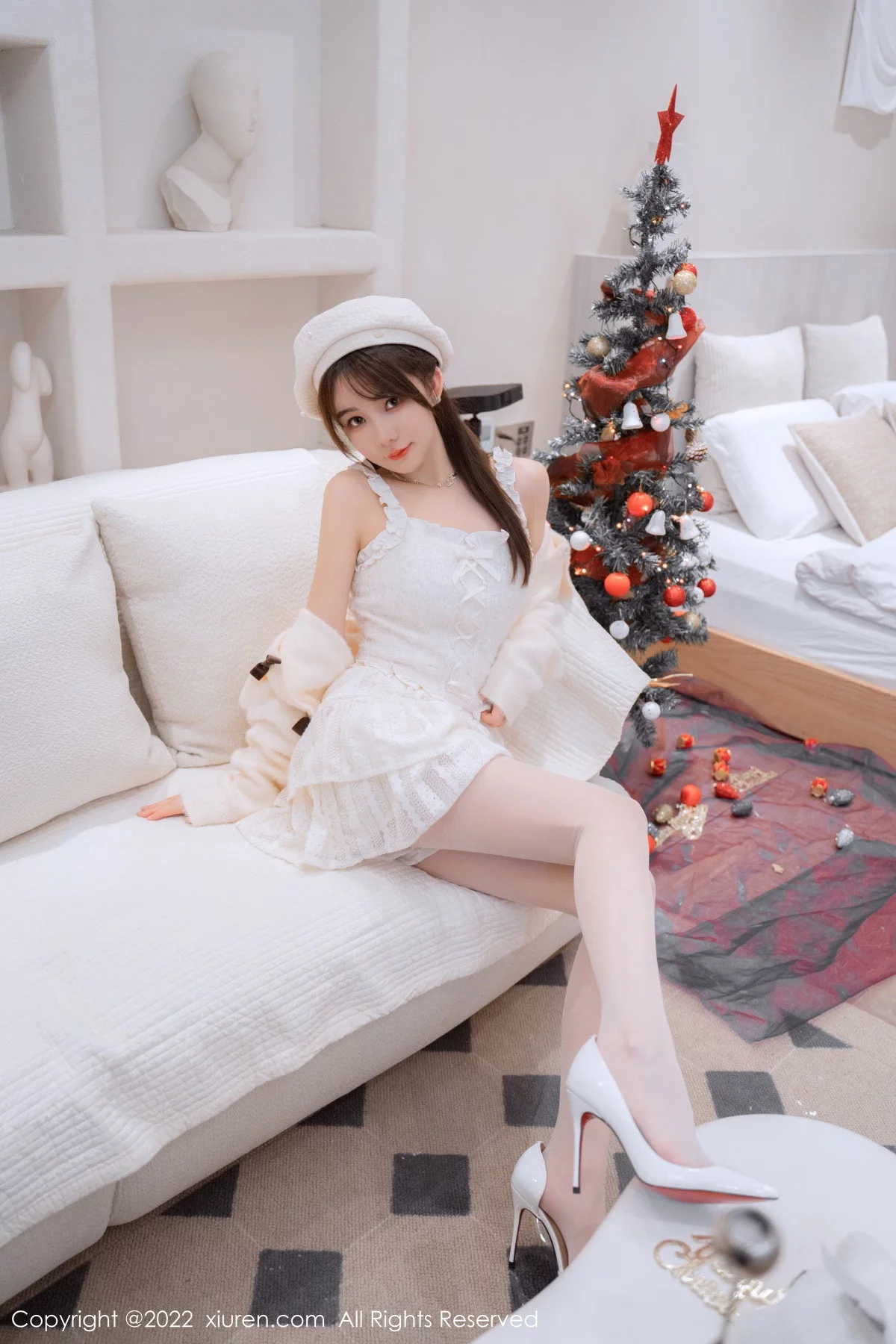 [[XiuRen秀人网]秀人网]No.6025_模特婠婠么性感白色毛线上衣配白短裙秀曼妙身姿完美诱惑写真68P