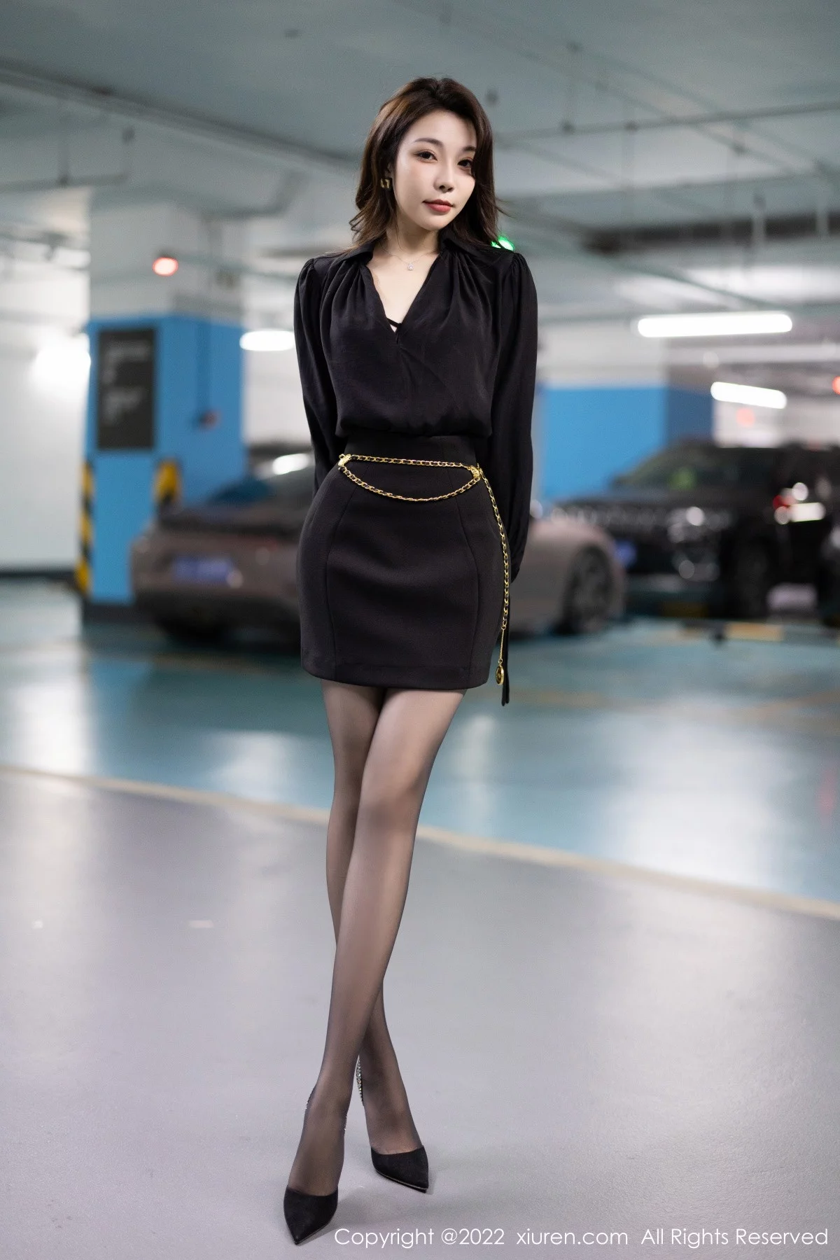 [[XiuRen秀人网]秀人网]No.6033_女神徐莉芝Booty私房半脱露黑色情趣内衣配无内黑丝诱惑写真83P