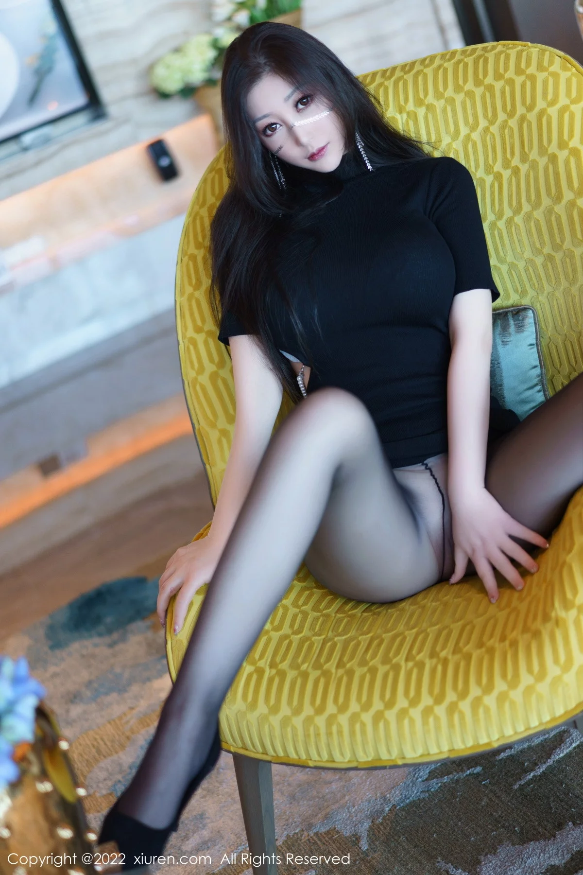 [[XiuRen秀人网]秀人网]No.6036_女神妲己_Toxic黑色收身衣配超薄无内黑丝秀翘臀美腿诱惑写真80P