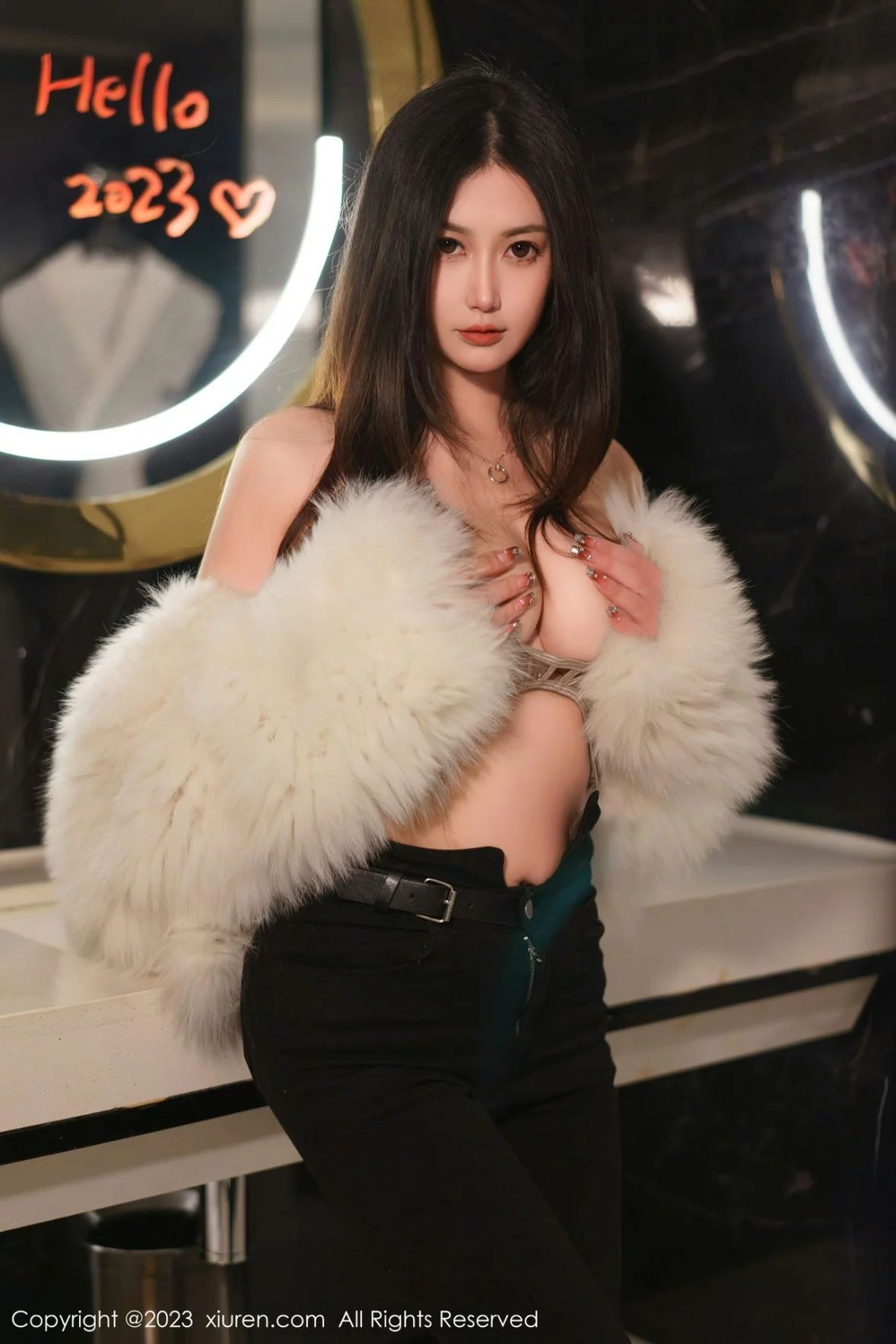 [[XiuRen秀人网]秀人网]No.6213_模特laura阿姣三亚旅拍性感咖啡色比基尼秀完美身材诱惑写真75P