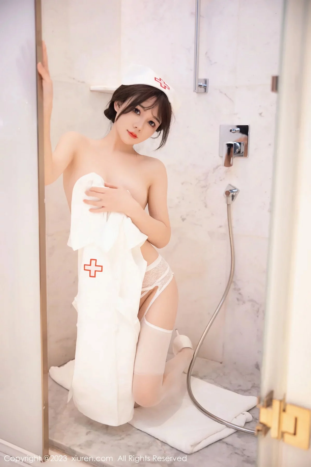 [[XiuRen秀人网]秀人网]No.6221_模特婠婠么性感白色情趣护士服配白丝吊袜秀曼妙身姿绝美写真81P