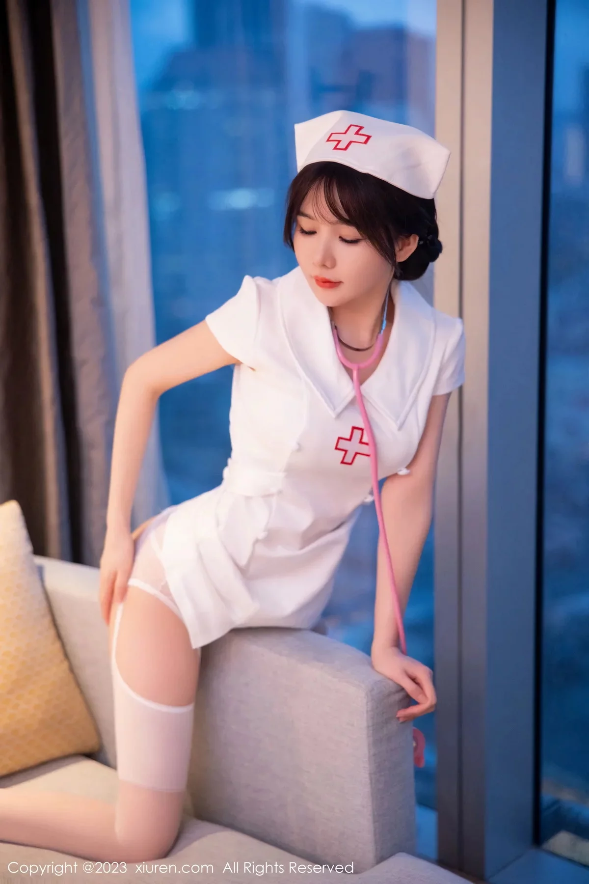 [[XiuRen秀人网]秀人网]No.6221_模特婠婠么性感白色情趣护士服配白丝吊袜秀曼妙身姿绝美写真81P