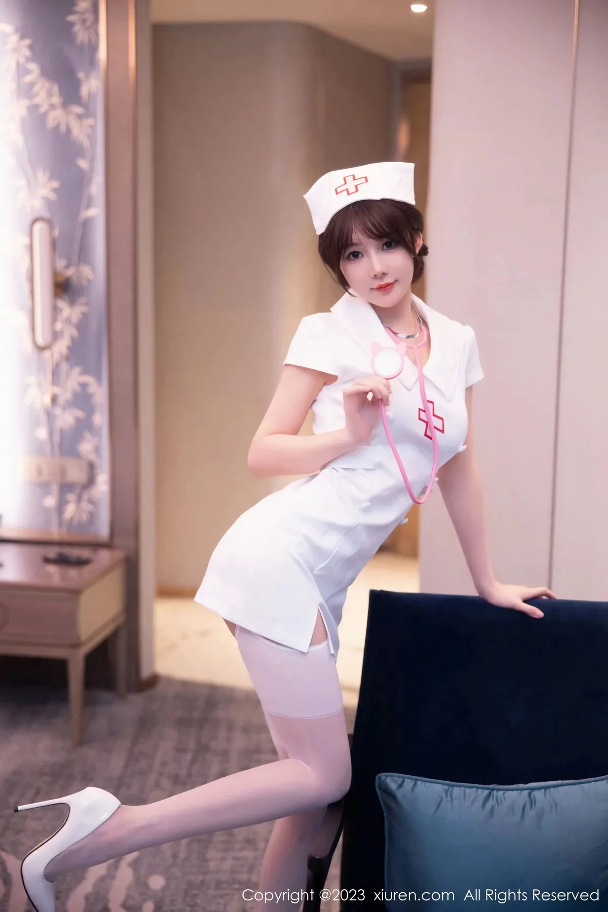 [[XiuRen秀人网]秀人网]No.6221_模特婠婠么性感白色情趣护士服配白丝吊袜秀曼妙身姿绝美写真81P