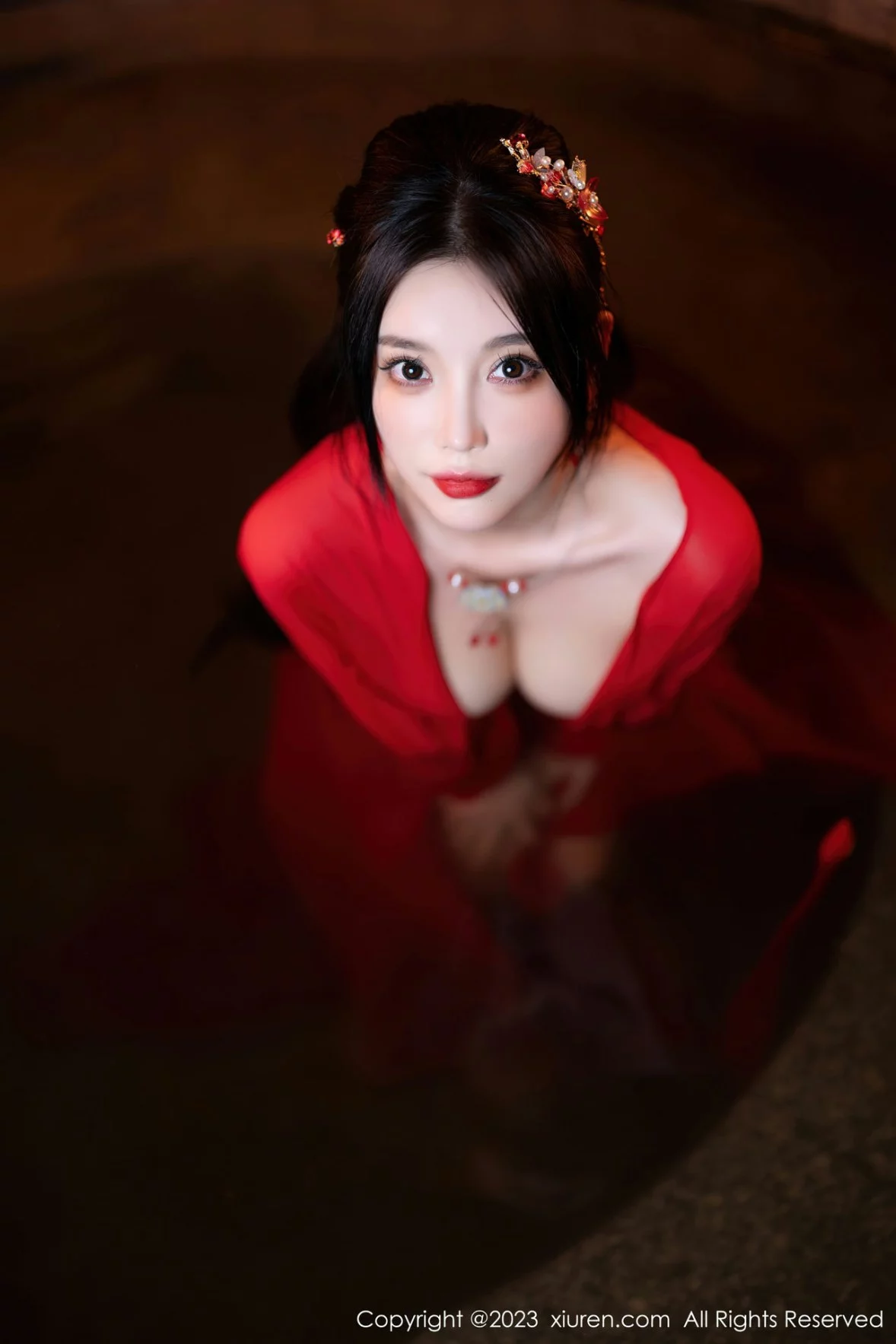 [[XiuRen秀人网]秀人网]No.6149_女神杨晨晨Yome温泉性感半透红色丝绸秀丰满身材惹火诱惑写真88P
