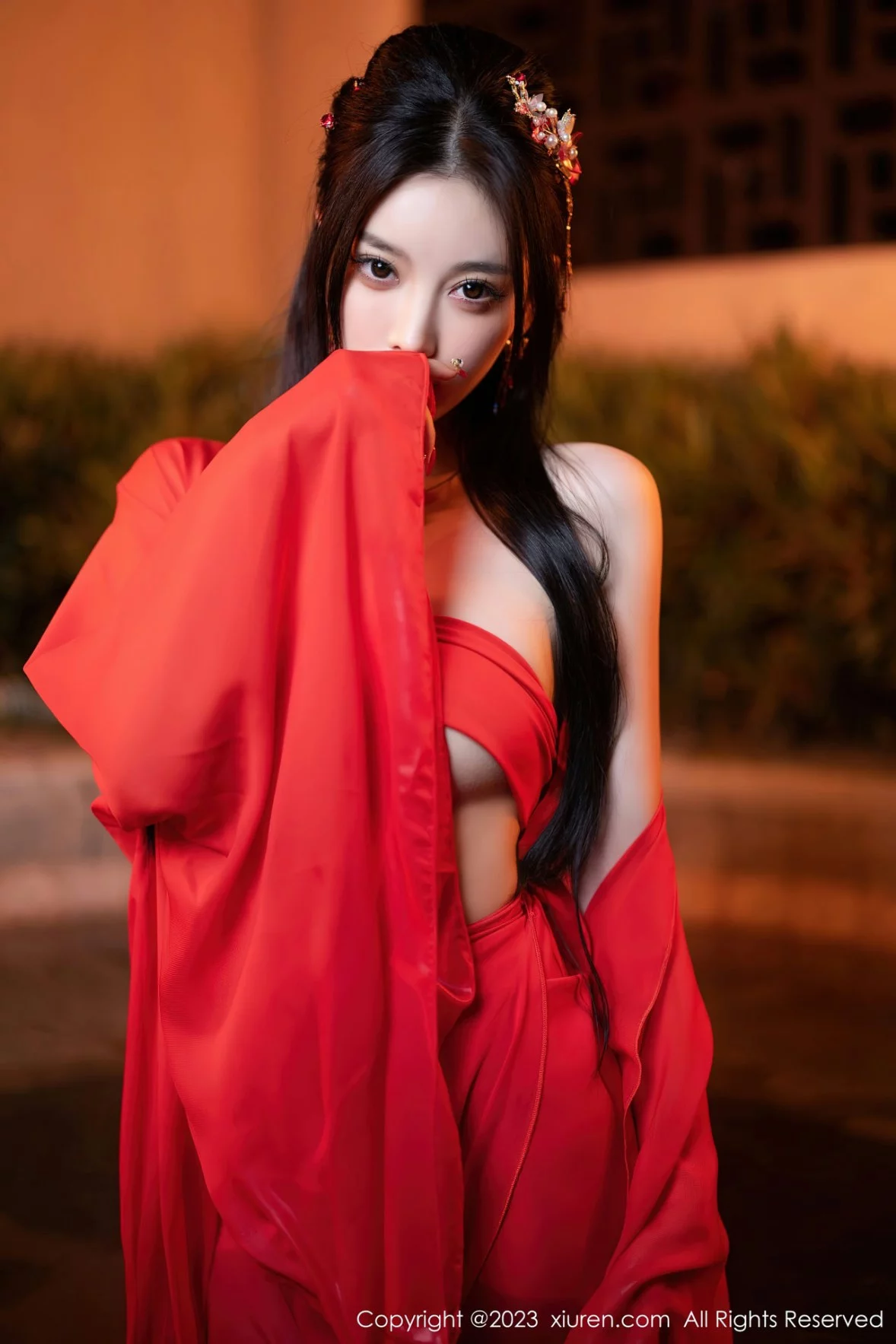 [[XiuRen秀人网]秀人网]No.6149_女神杨晨晨Yome温泉性感半透红色丝绸秀丰满身材惹火诱惑写真88P