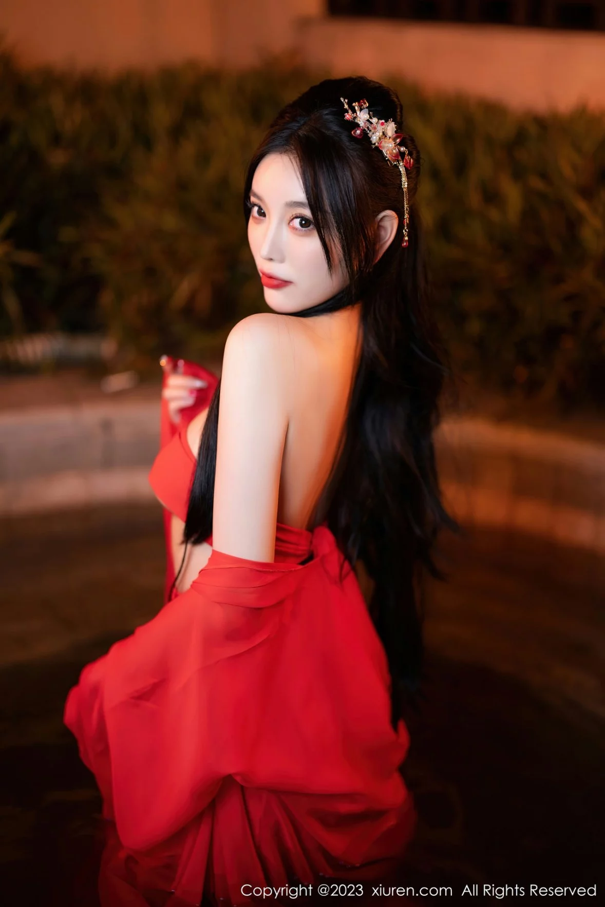 [[XiuRen秀人网]秀人网]No.6149_女神杨晨晨Yome温泉性感半透红色丝绸秀丰满身材惹火诱惑写真88P