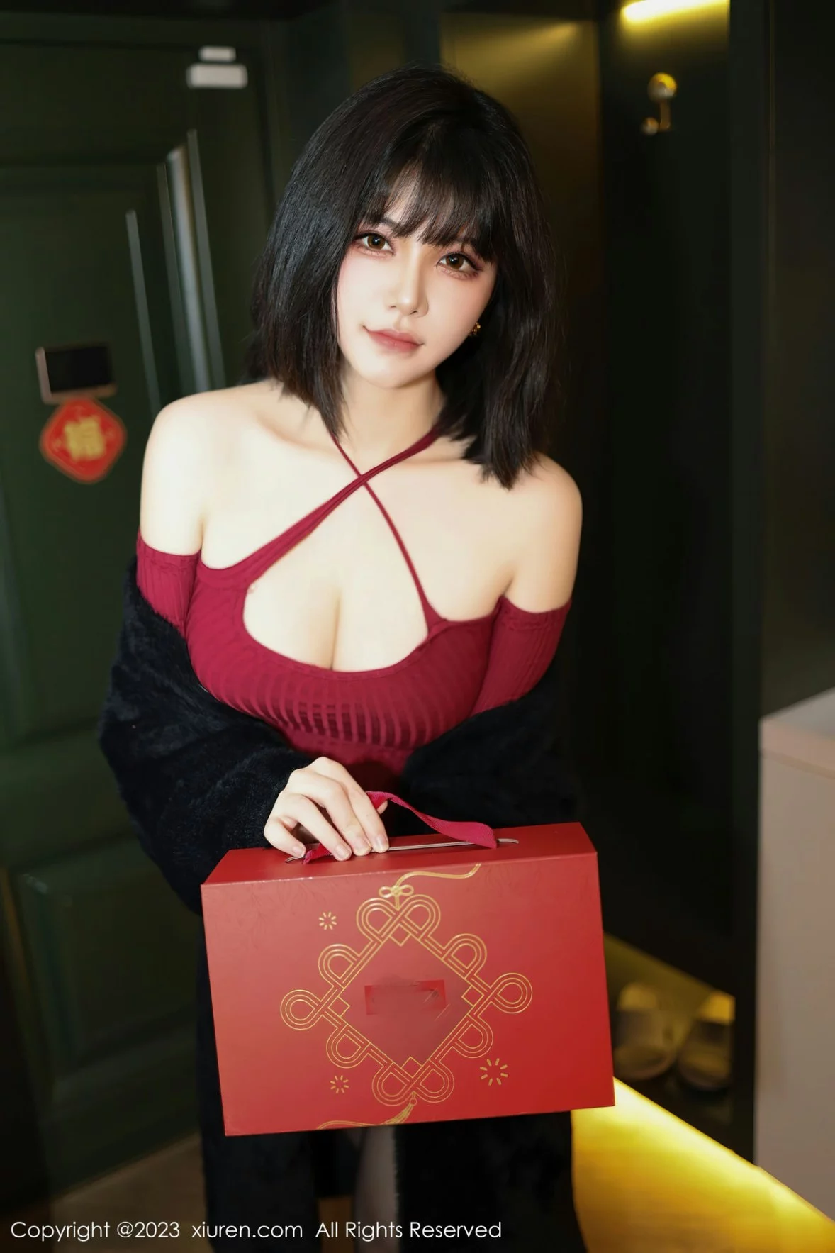 [[XiuRen秀人网]秀人网]No.6144_模特桃桃子红色收身连衣短露黑色蕾丝内衣秀曼妙身姿诱惑写真81P