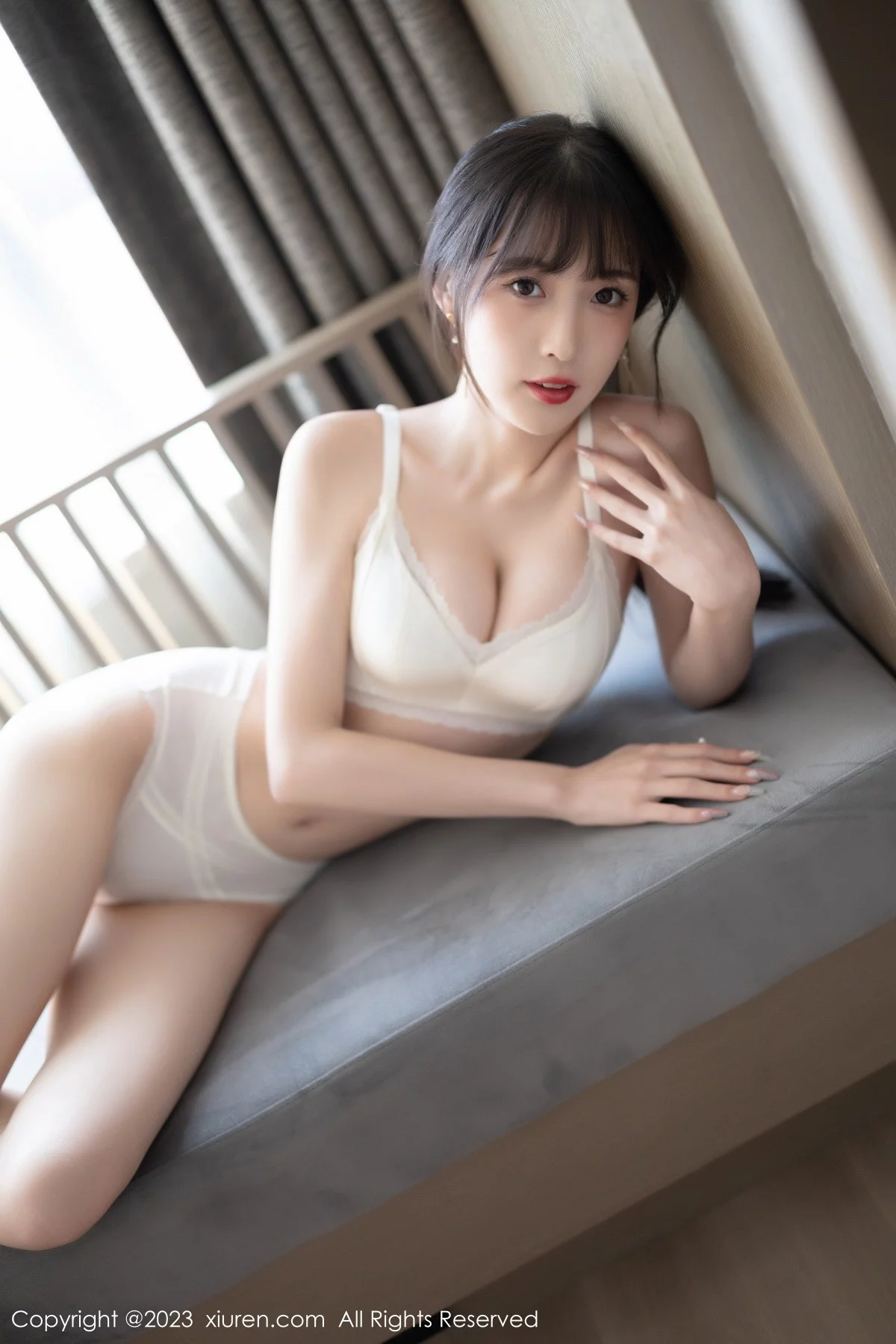 [[XiuRen秀人网]秀人网]No.6236_模特林星阑脱咖啡色连衣裙露白色蕾丝内衣配开档肉丝诱惑写真90P