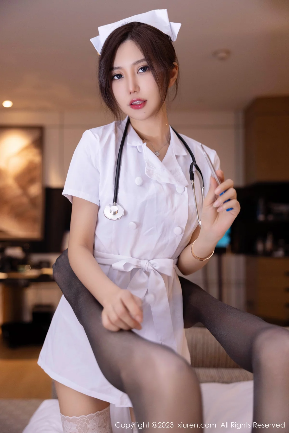 [[XiuRen秀人网]秀人网]No.6248_女神绮里嘉ula性感白色护士服配超薄肉丝秀曼妙身姿诱惑写真91P