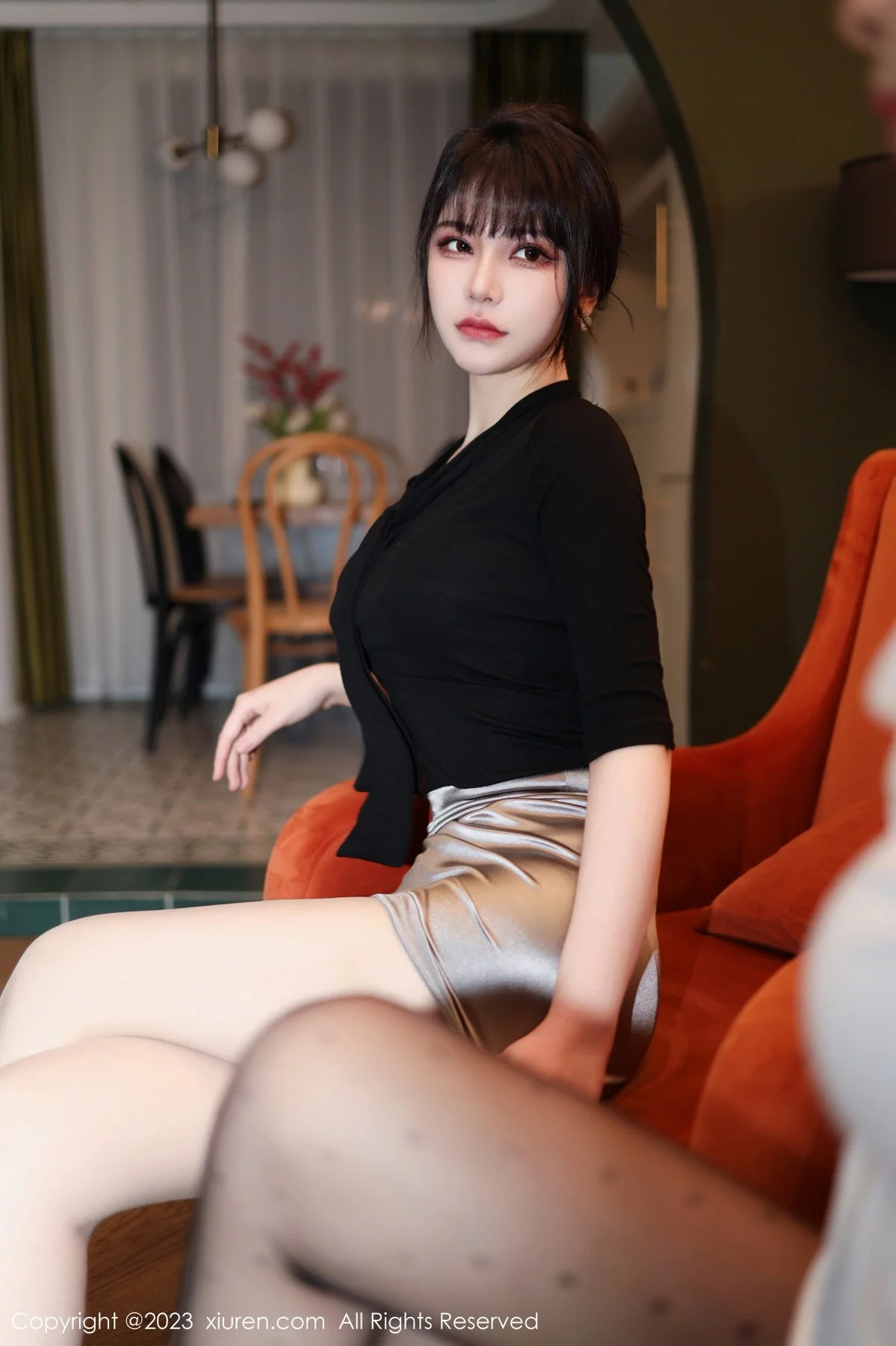 [[XiuRen秀人网]秀人网]No.6256_模特桃桃子闺蜜剧情主题性感黑白丝袜系列秀美腿迷人诱惑写真85P