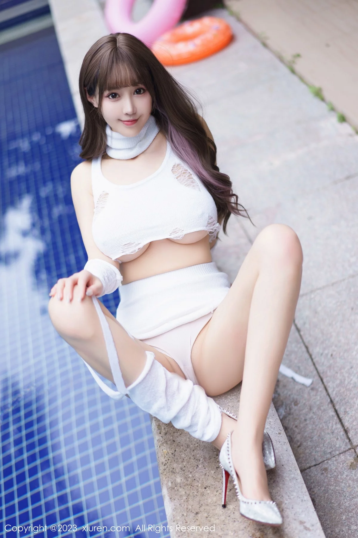 [[XiuRen秀人网]秀人网]No.6261_女神朱可儿Flora白色短款上衣配短裙秀雪峰美臀丰满诱惑写真80P