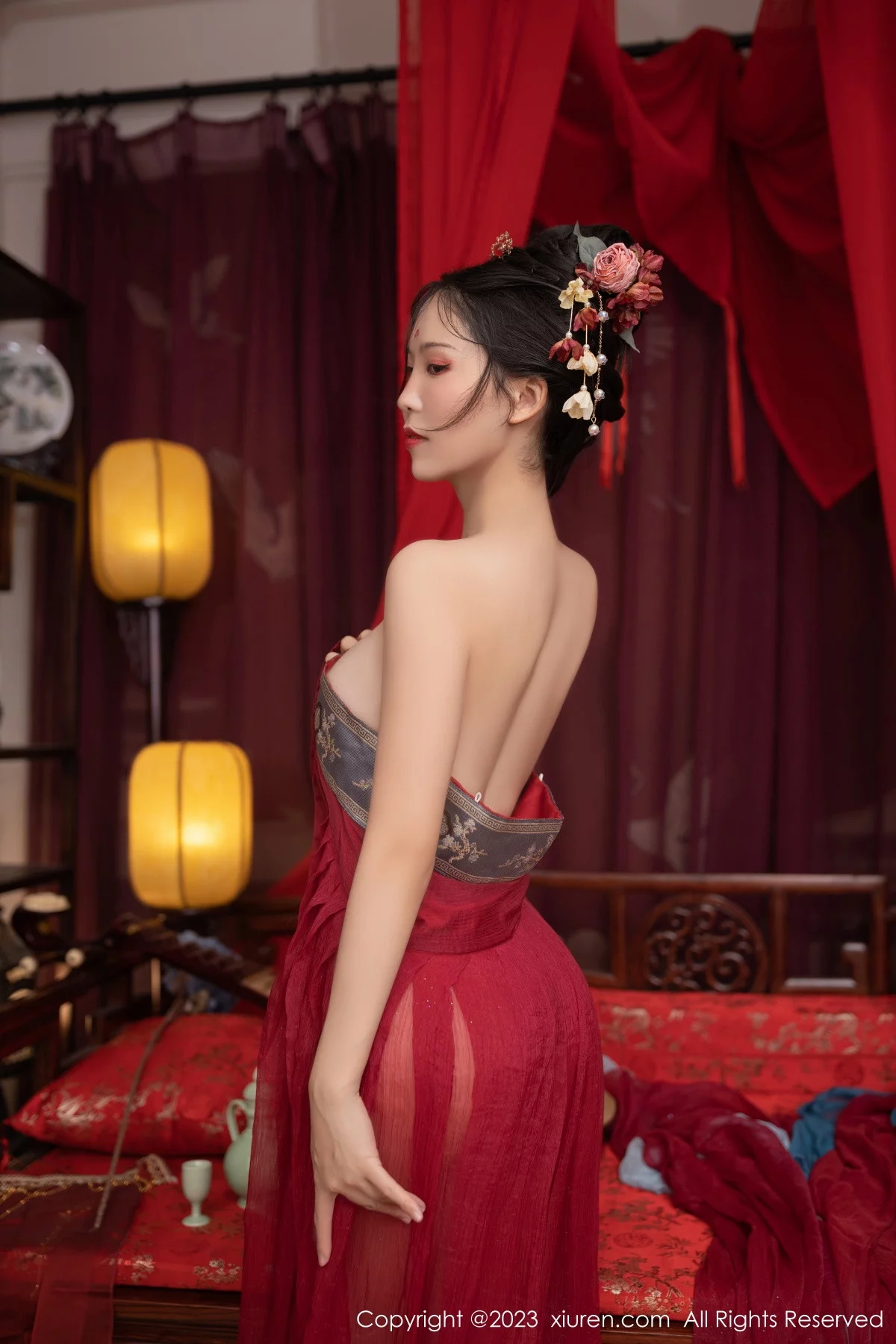 [[XiuRen秀人网]秀人网]No.6154_模特利世歌姬角色扮演性感红色古装服低胸秀完美身材诱惑写真71P