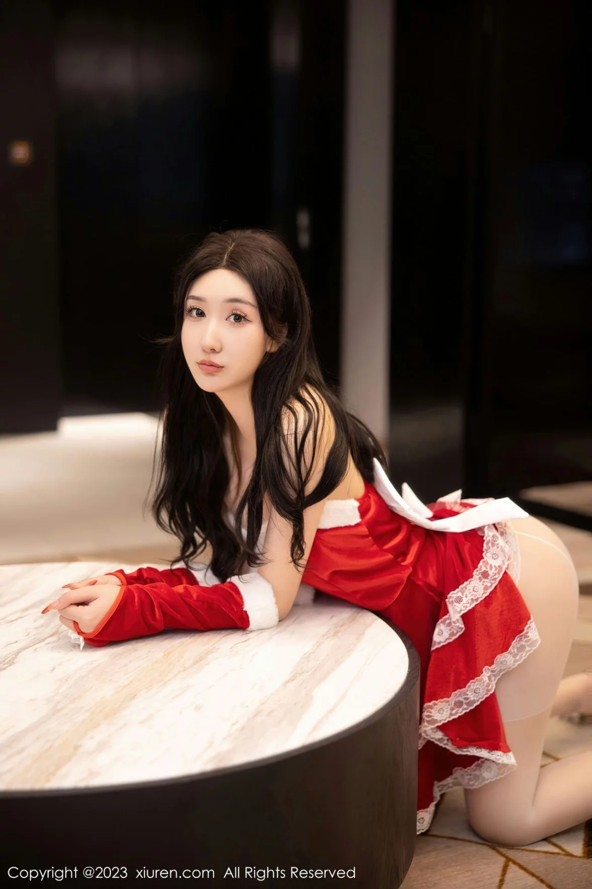 [[XiuRen秀人网]秀人网]No.6163_模特江真真性感红色贺新年服配白色蕾丝袜秀白嫩美腿迷人写真87P
