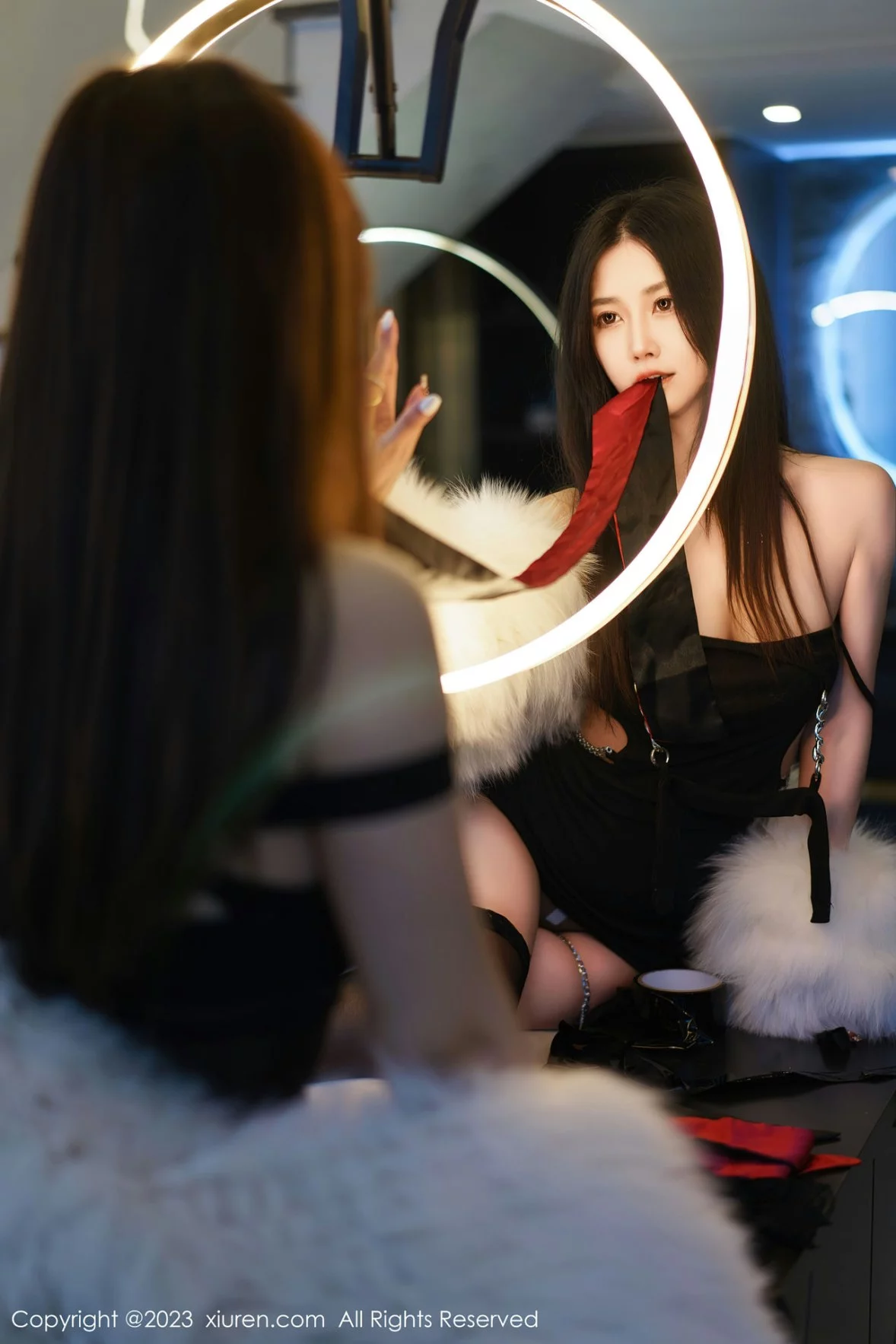 [[XiuRen秀人网]秀人网]No.6162_模特laura阿姣模特合集性感女神私房拍摄双峰对决撩人诱惑写真72P