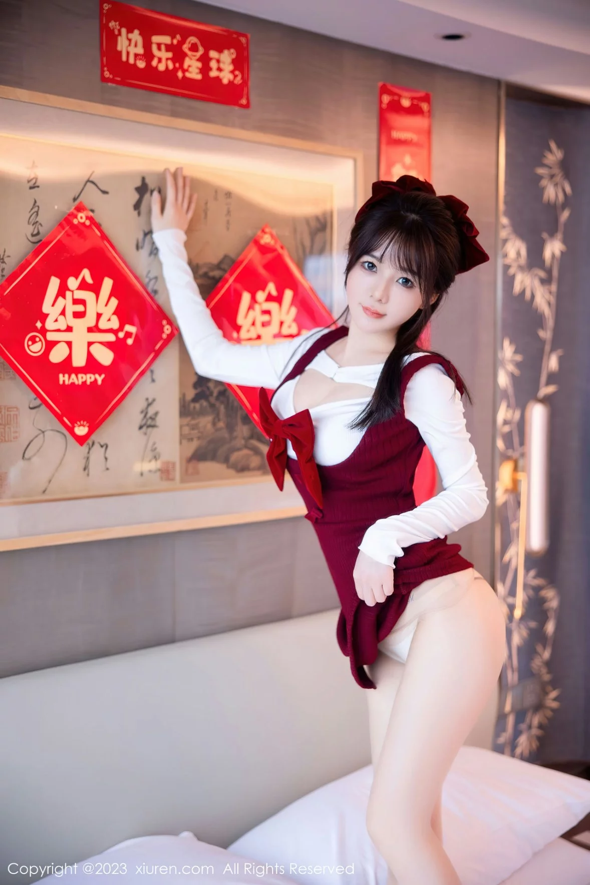 [[XiuRen秀人网]秀人网]No.6168_模特婠婠么新春主题私房床上脱低胸服饰秀绝美身材迷人诱惑写真84P