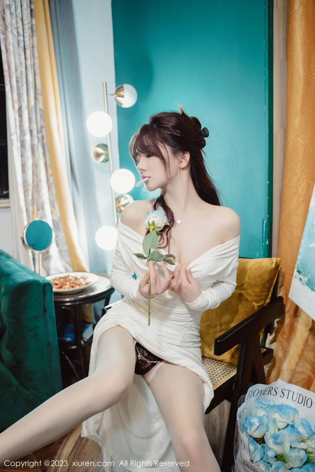 [[XiuRen秀人网]秀人网]No.6182_模特婠婠么脱白色连衣长裙露蕾丝内衣配开档白丝迷人诱惑写真79P