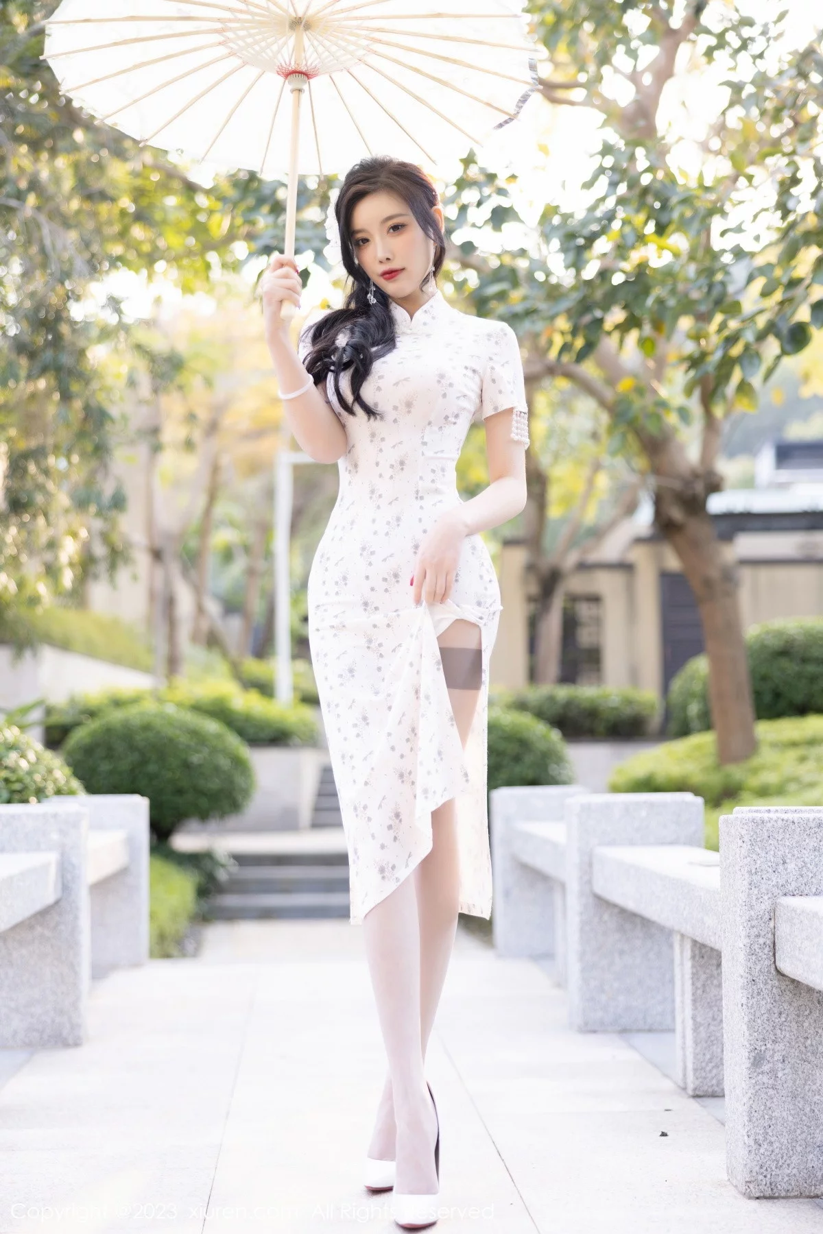 [[XiuRen秀人网]秀人网]No.6186_女神杨晨晨Yome白色带图案旗袍露性感灰色内衣完美诱惑写真86P