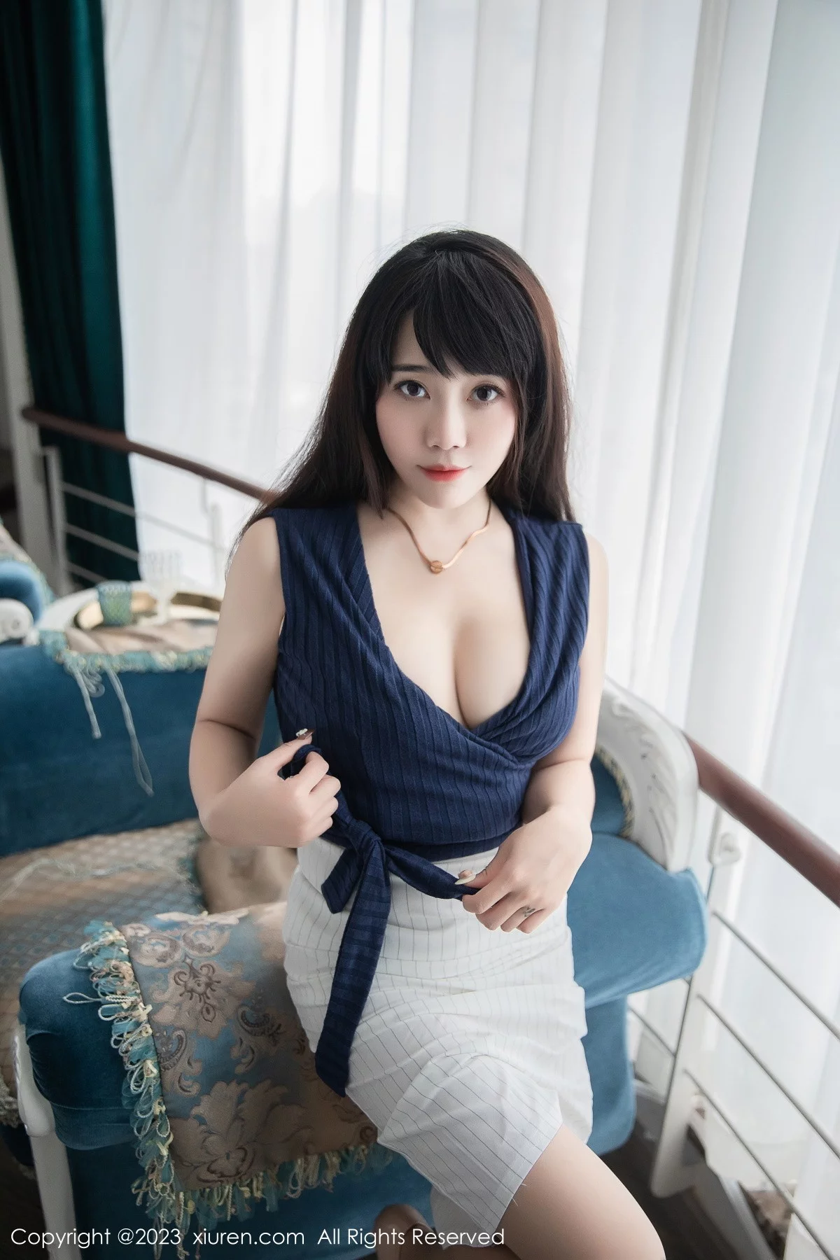 [[XiuRen秀人网]秀人网]No.6272_模特严利娅Yuliya蓝色上衣配白短裙露蓝色内衣超薄肉丝诱惑写真63P