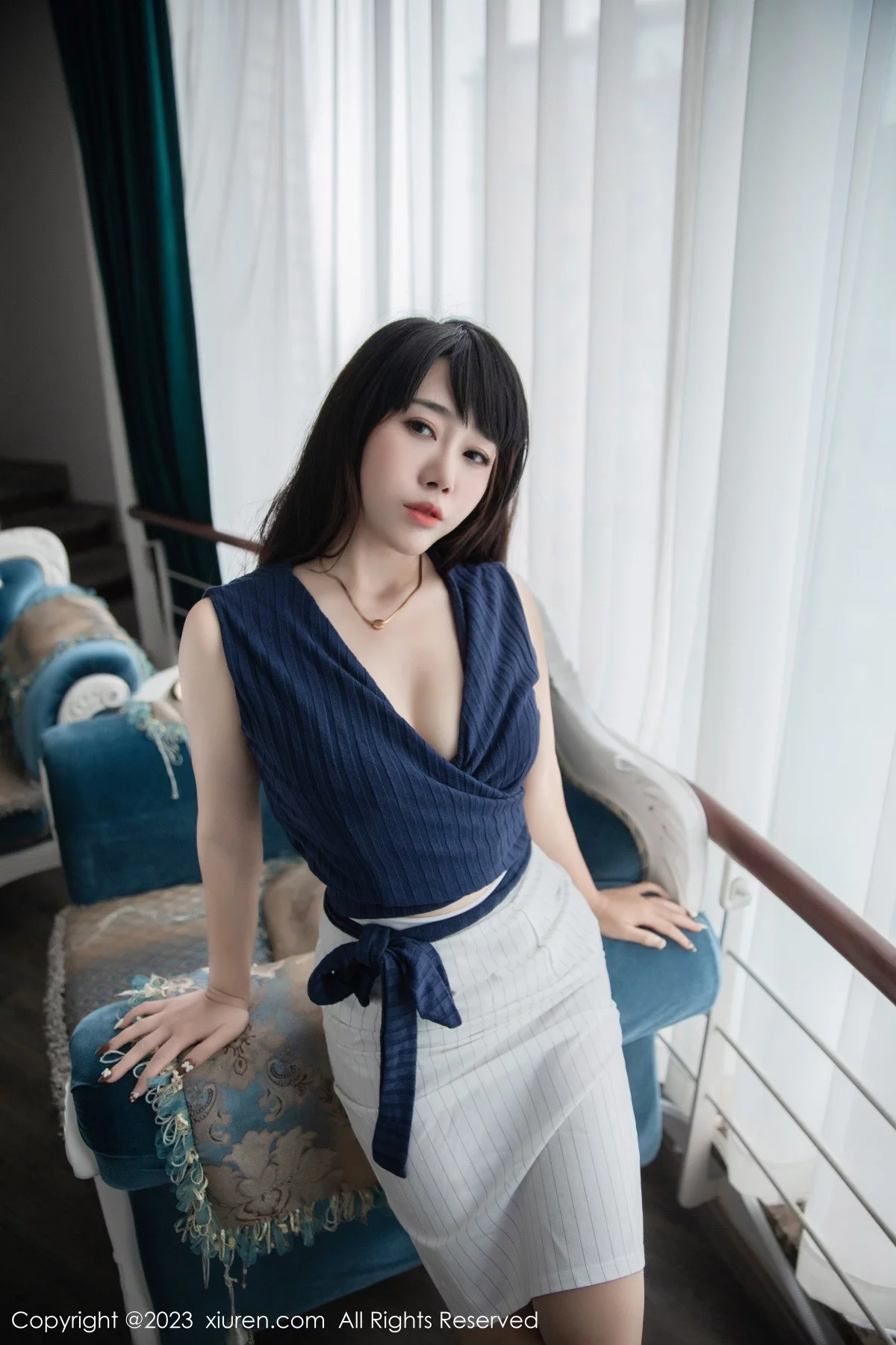 [[XiuRen秀人网]秀人网]No.6272_模特严利娅Yuliya蓝色上衣配白短裙露蓝色内衣超薄肉丝诱惑写真63P