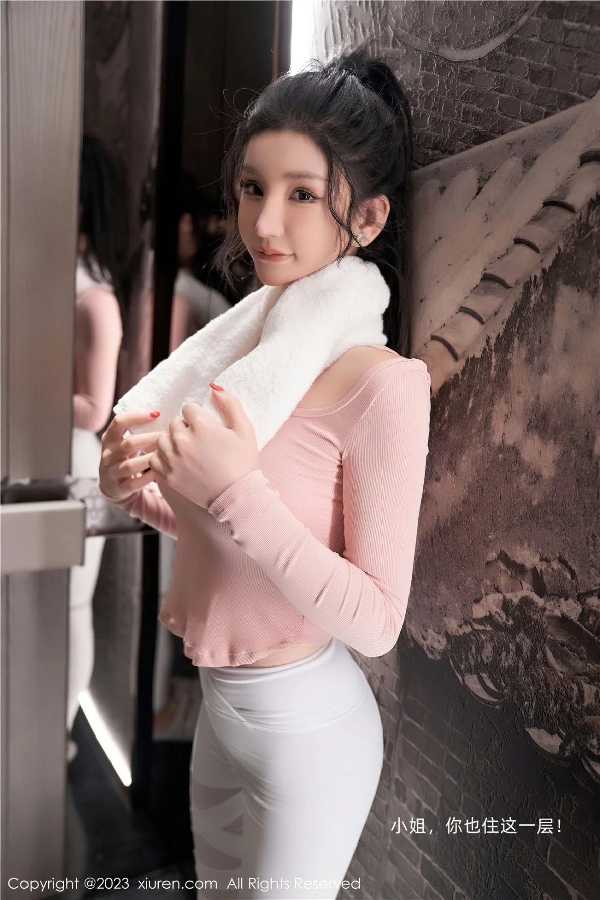 [[XiuRen秀人网]秀人网]No.6285_女神周于希Sally澳门旅拍健身少女主题超薄肉丝秀翘臀诱惑写真80P