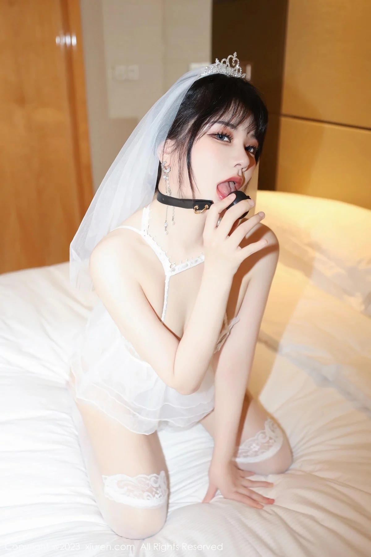 [[XiuRen秀人网]秀人网]No.6365_模特桃桃子_性感白色蕾丝婚纱配白丝袜透视秀惹火身材诱惑写真89P