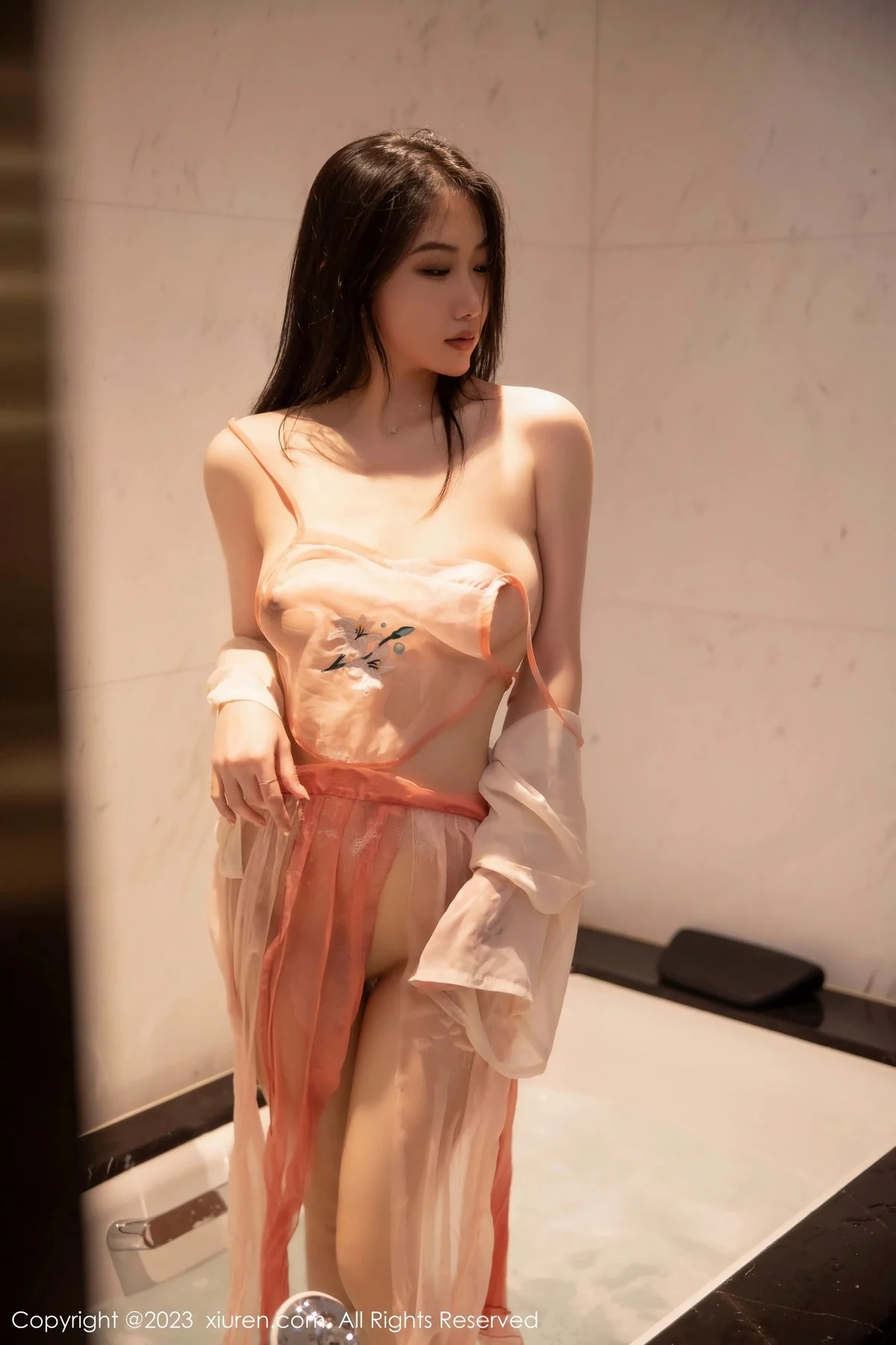 [[XiuRen秀人网]秀人网]No.6369_新人模特李佳芮cherie性感粉色薄透古装服饰秀惹火身材诱惑写真91P