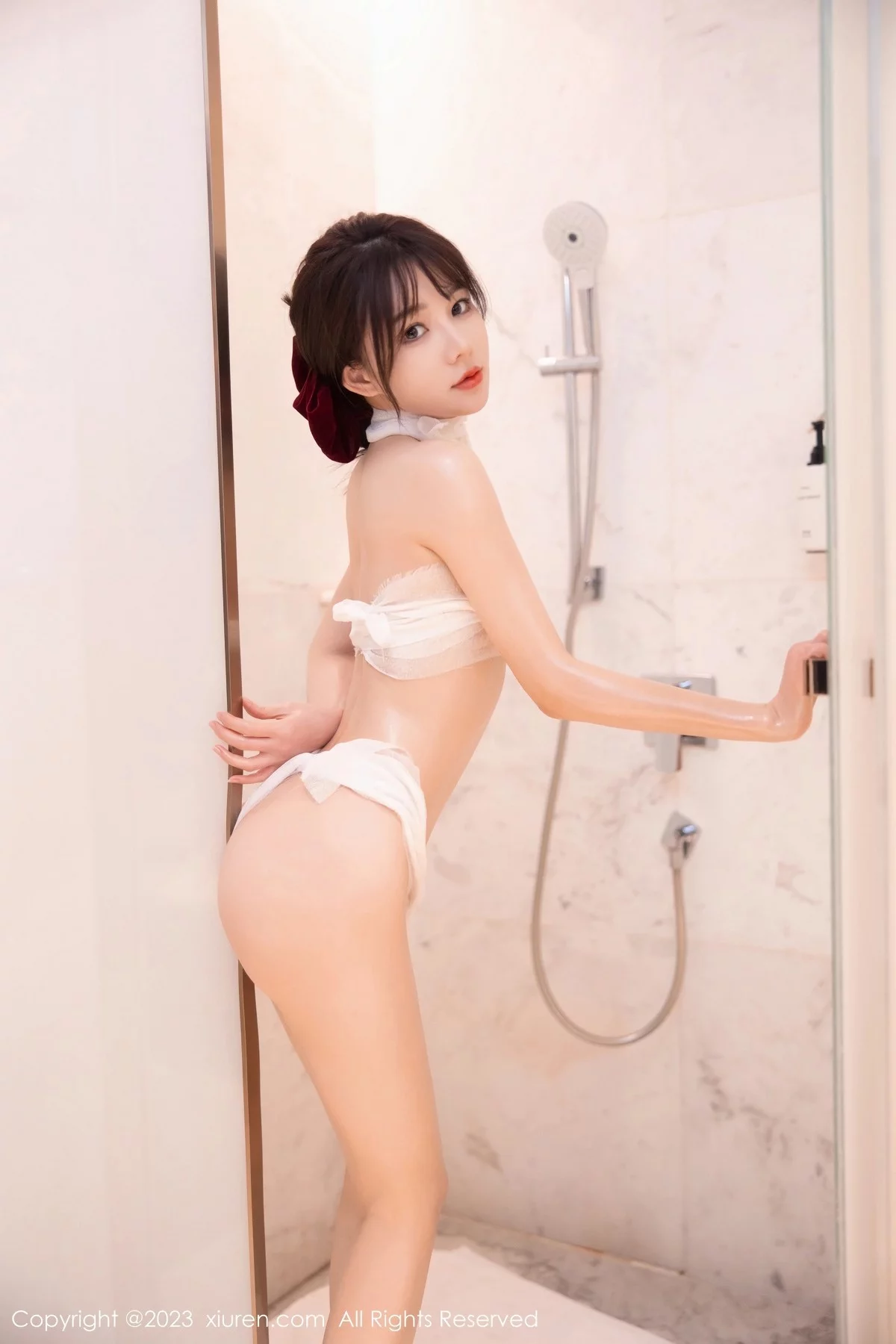 [[XiuRen秀人网]秀人网]No.6405_模特婠婠么浴室场景性感白色情趣薄纱秀曼妙身姿完美诱惑写真81P